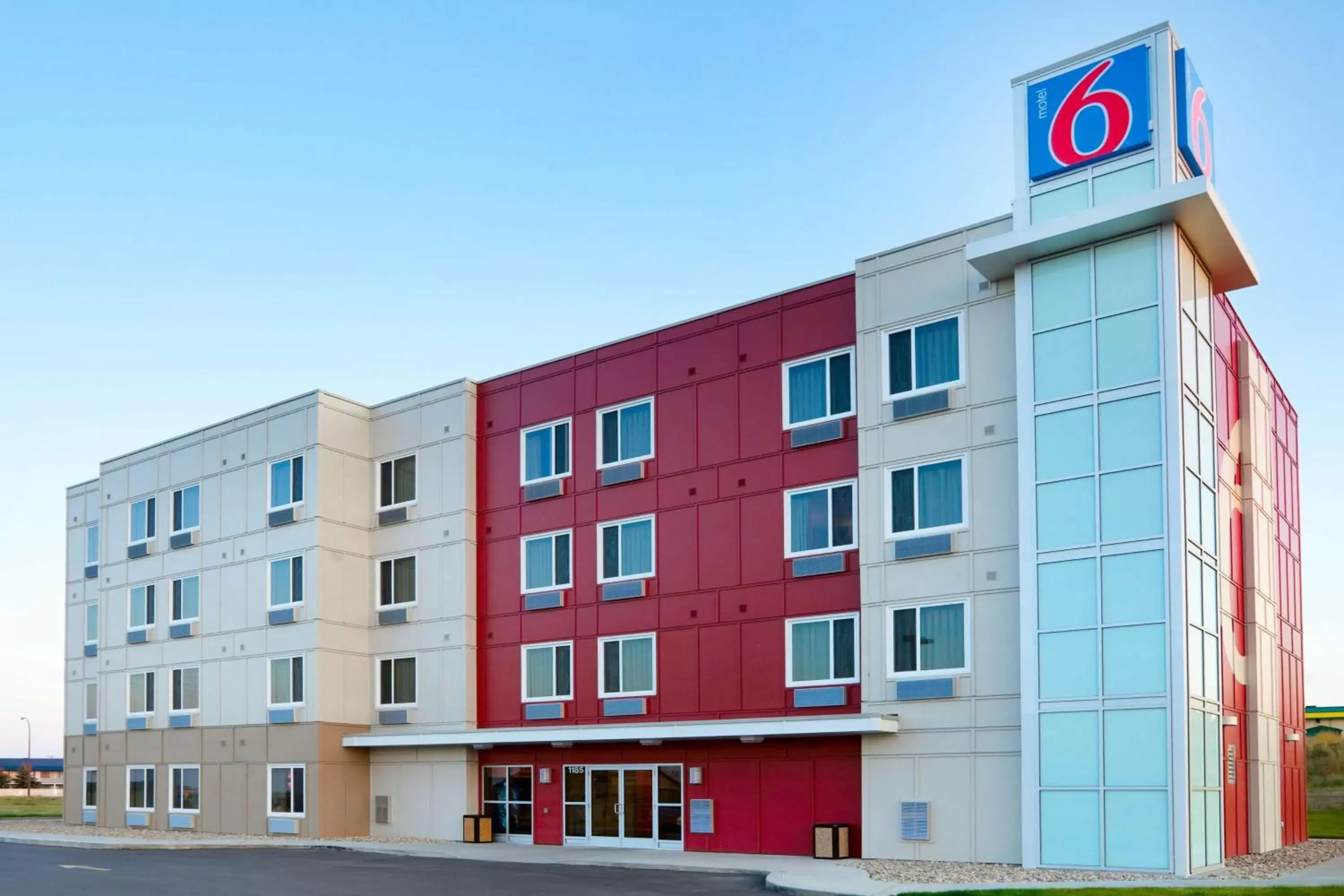 Property building in Motel 6-Swift Current, SK Property building in Motel 6-Swift Current, SK