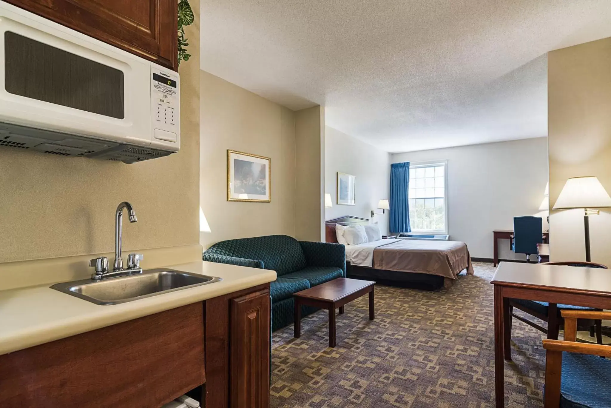 Kitchen or kitchenette, Kitchen/Kitchenette in Quality Inn & Suites Schoharie near Howe Caverns