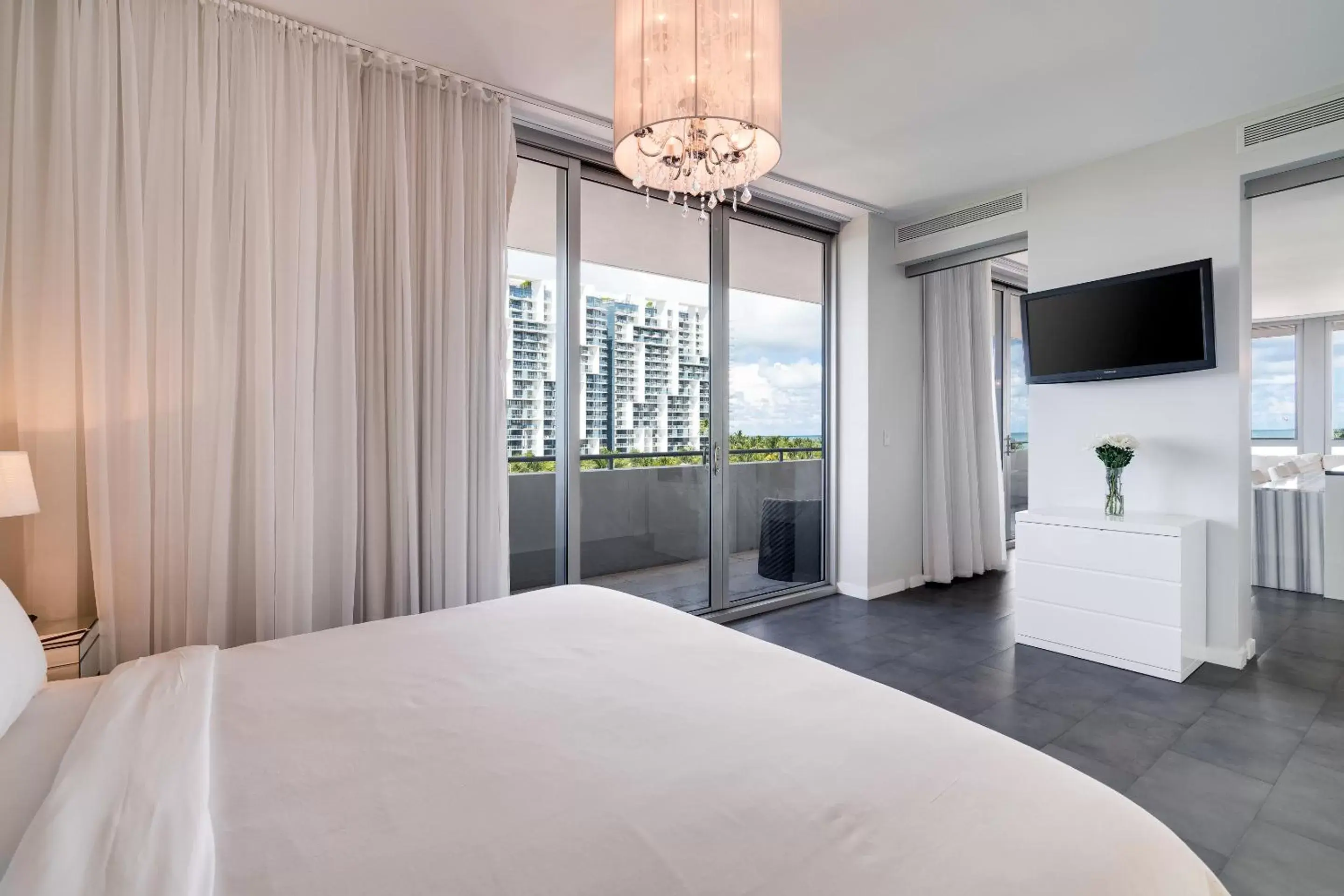 Sea view, Bed in Boulan South Beach