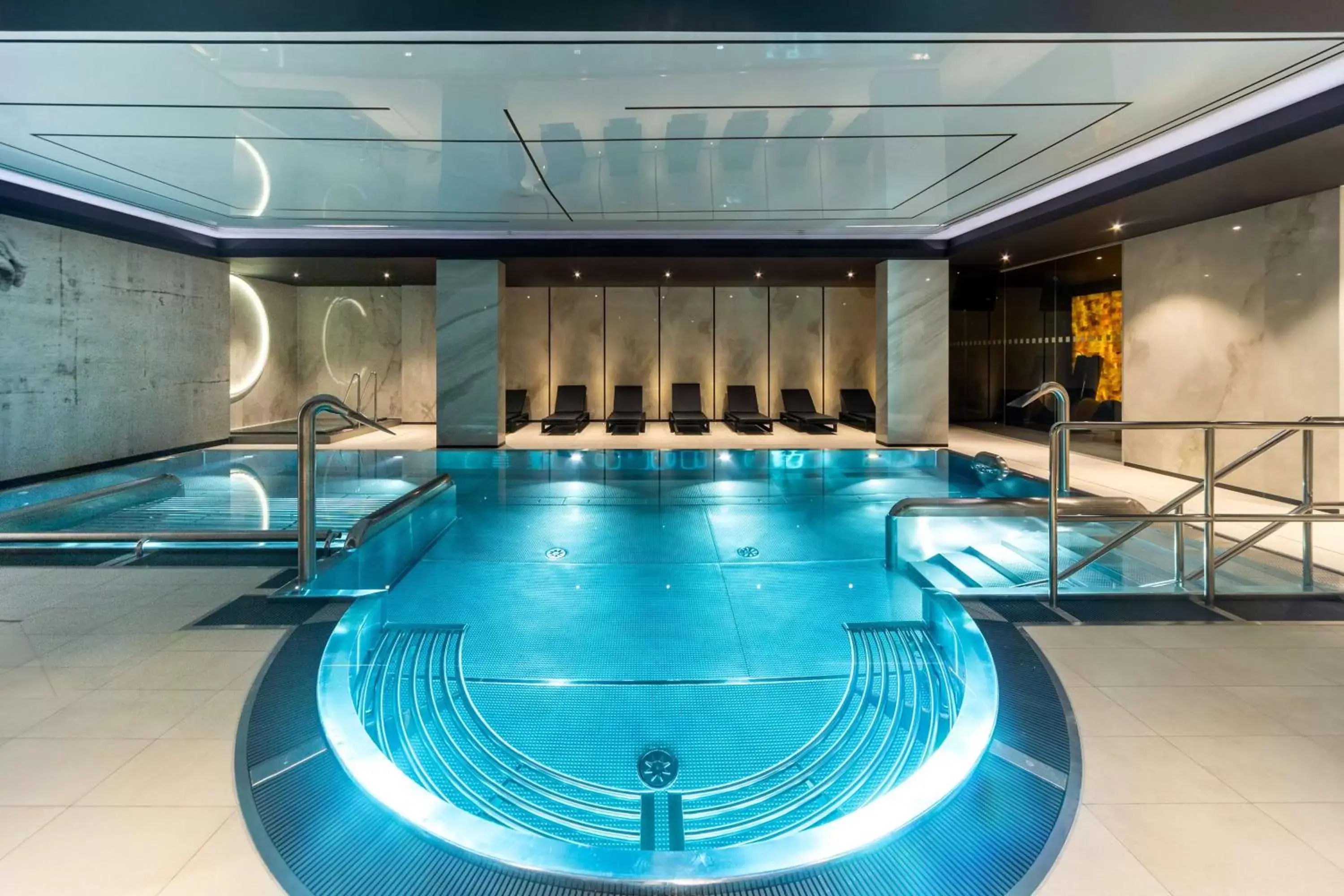 Spa and wellness centre/facilities, Swimming Pool in Radisson Hotel & Suites, Gdansk