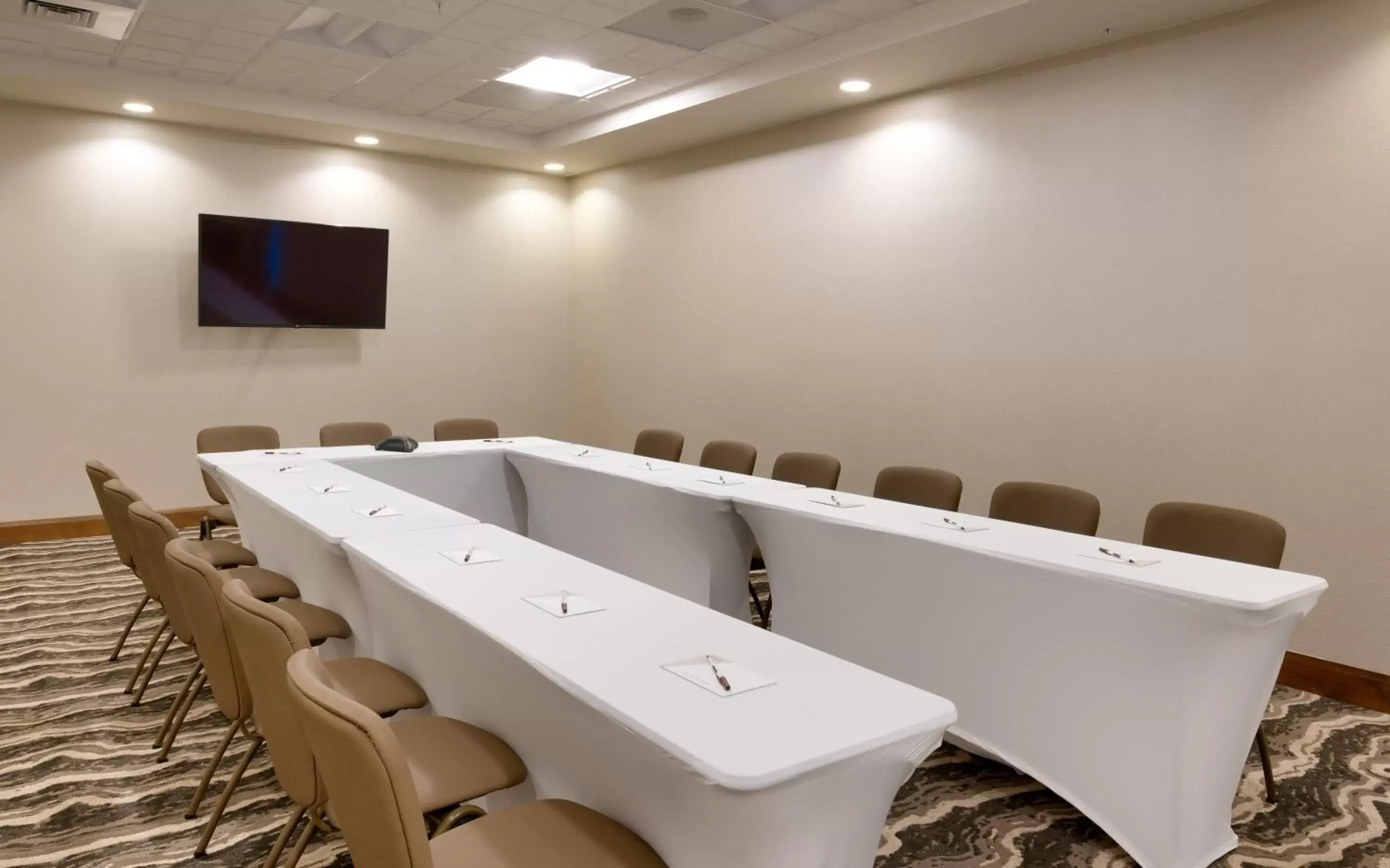 Meeting/conference room in Staybridge Suites - Gainesville I-75, an IHG Hotel