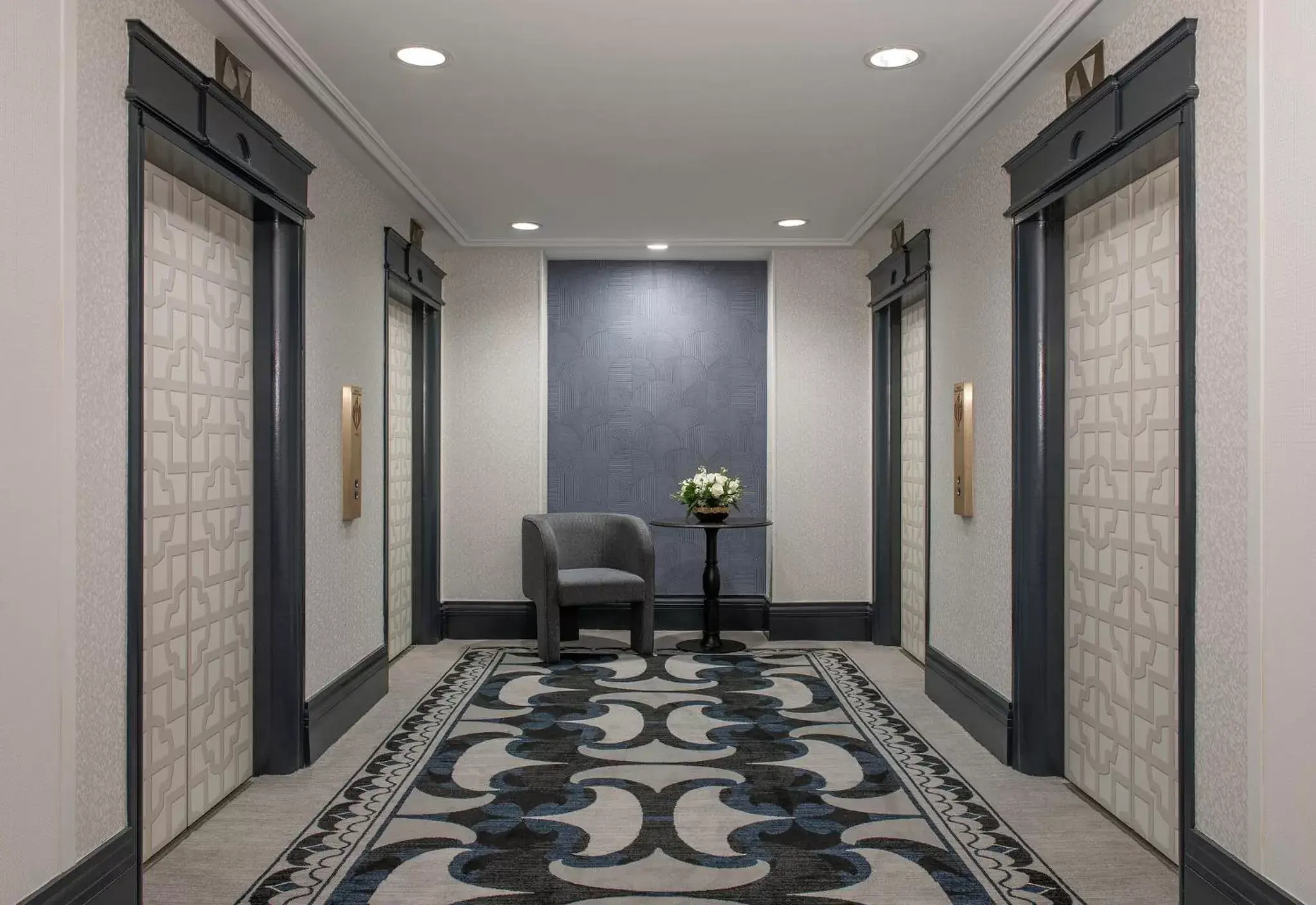 Lobby or reception in InterContinental Chicago Magnificent Mile, an IHG Hotel