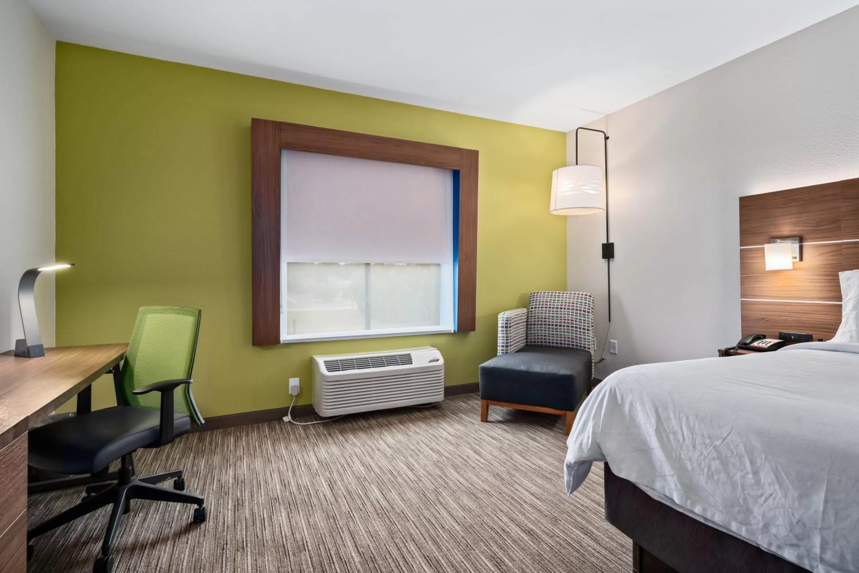 Photo of the whole room in Holiday Inn Express & Suites Van Buren-Fort Smith Area, an IHG Hotel