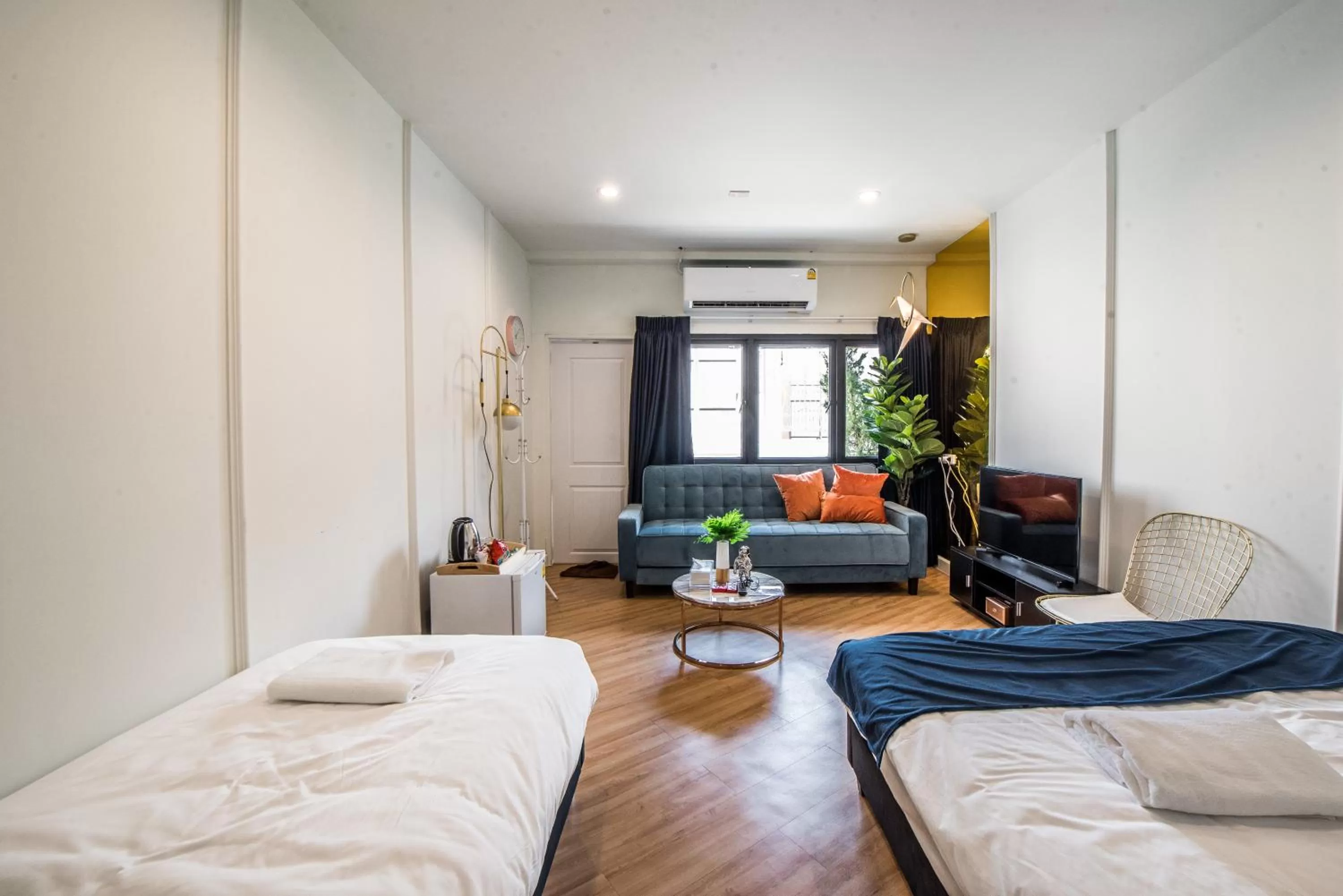 Photo of the whole room, Bed in Theme Boutique Hotel Bangkok