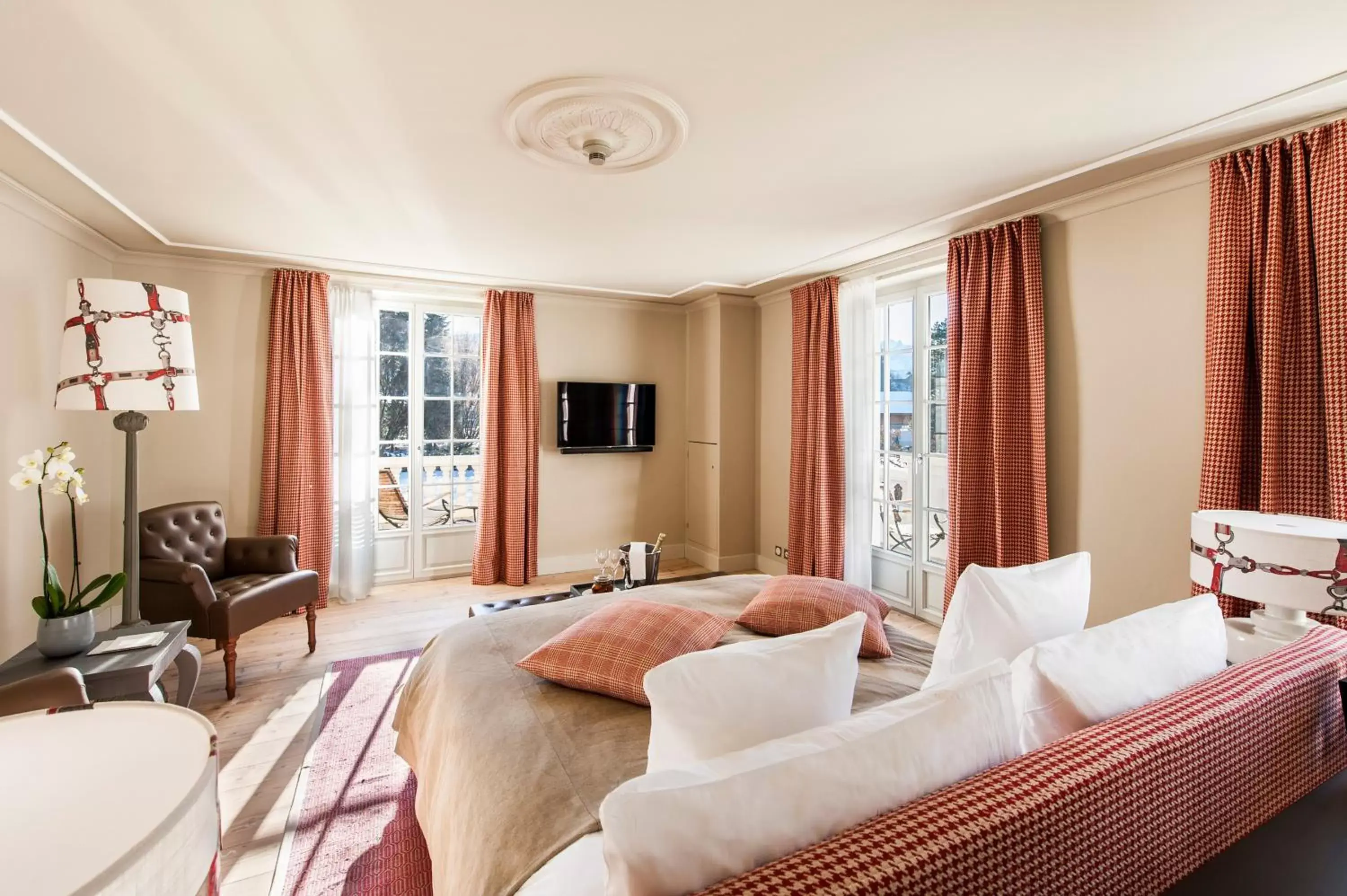 Photo of the whole room, Seating Area in Le Grand Bellevue