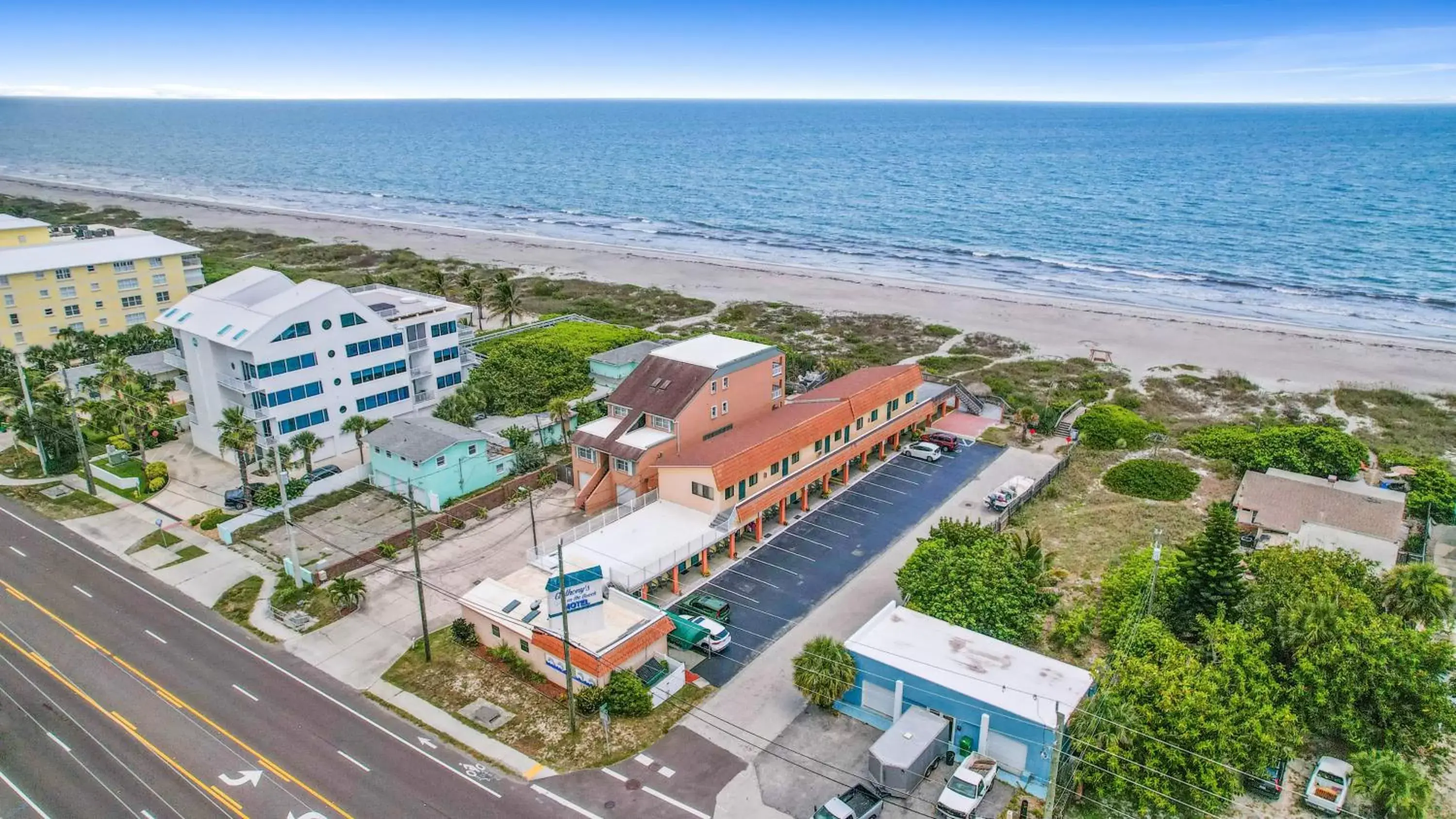 Property building, Bird's-eye View in Anthony's on the Beach