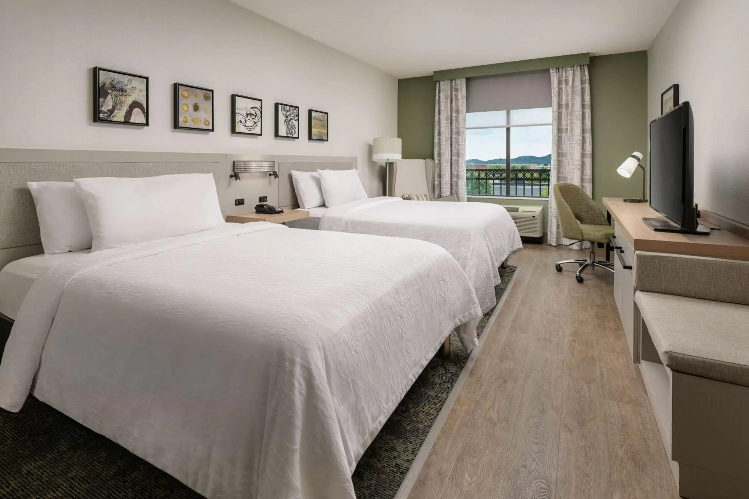 Queen Room with Two Queen Beds - Mobility and Hearing Access in Hilton Garden Inn Nashville/Franklin-Cool Springs Queen Room with Two Queen Beds - Mobility and Hearing Access in Hilton Garden Inn Nashville/Franklin-Cool Springs