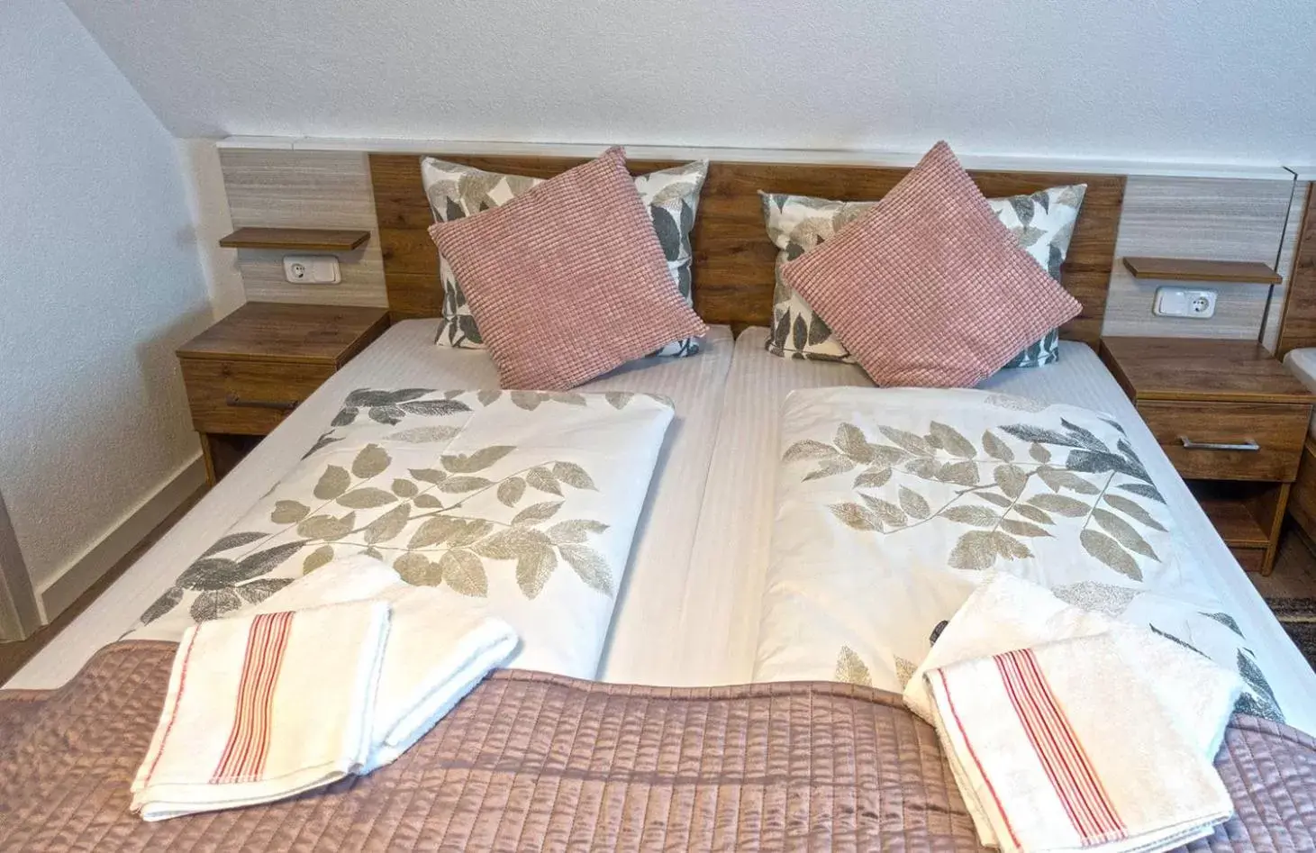 Twin Room with Bathroom - single occupancy in Hotel Zum Böhmegrund Twin Room with Bathroom - single occupancy in Hotel Zum Böhmegrund