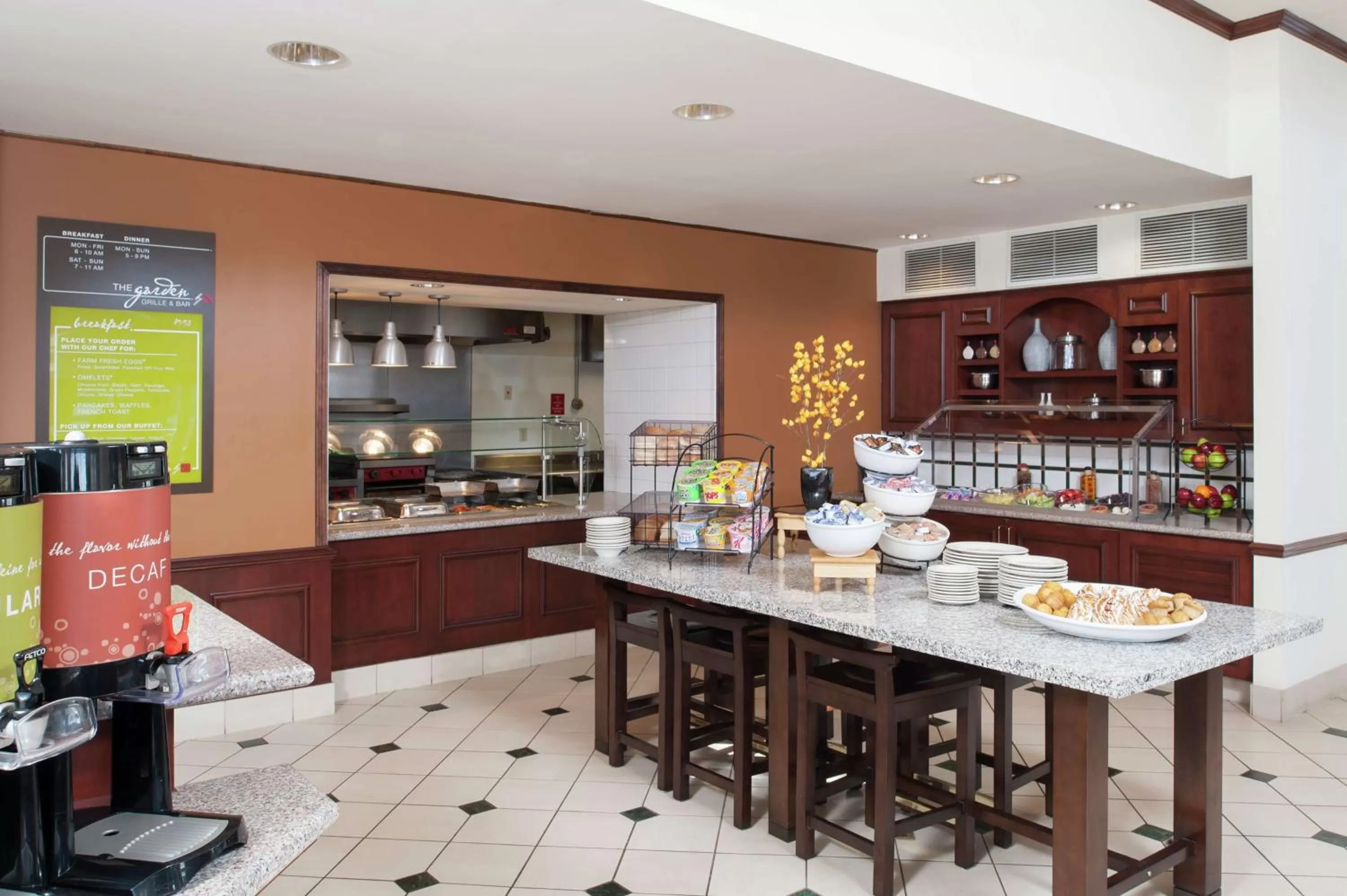 Breakfast in Hilton Garden Inn St. Paul Oakdale