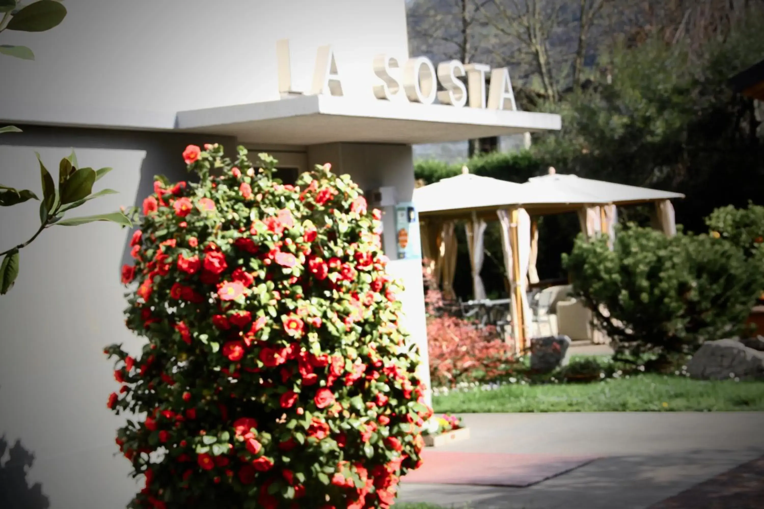 Facade/entrance, Property Building in Hotel La Sosta