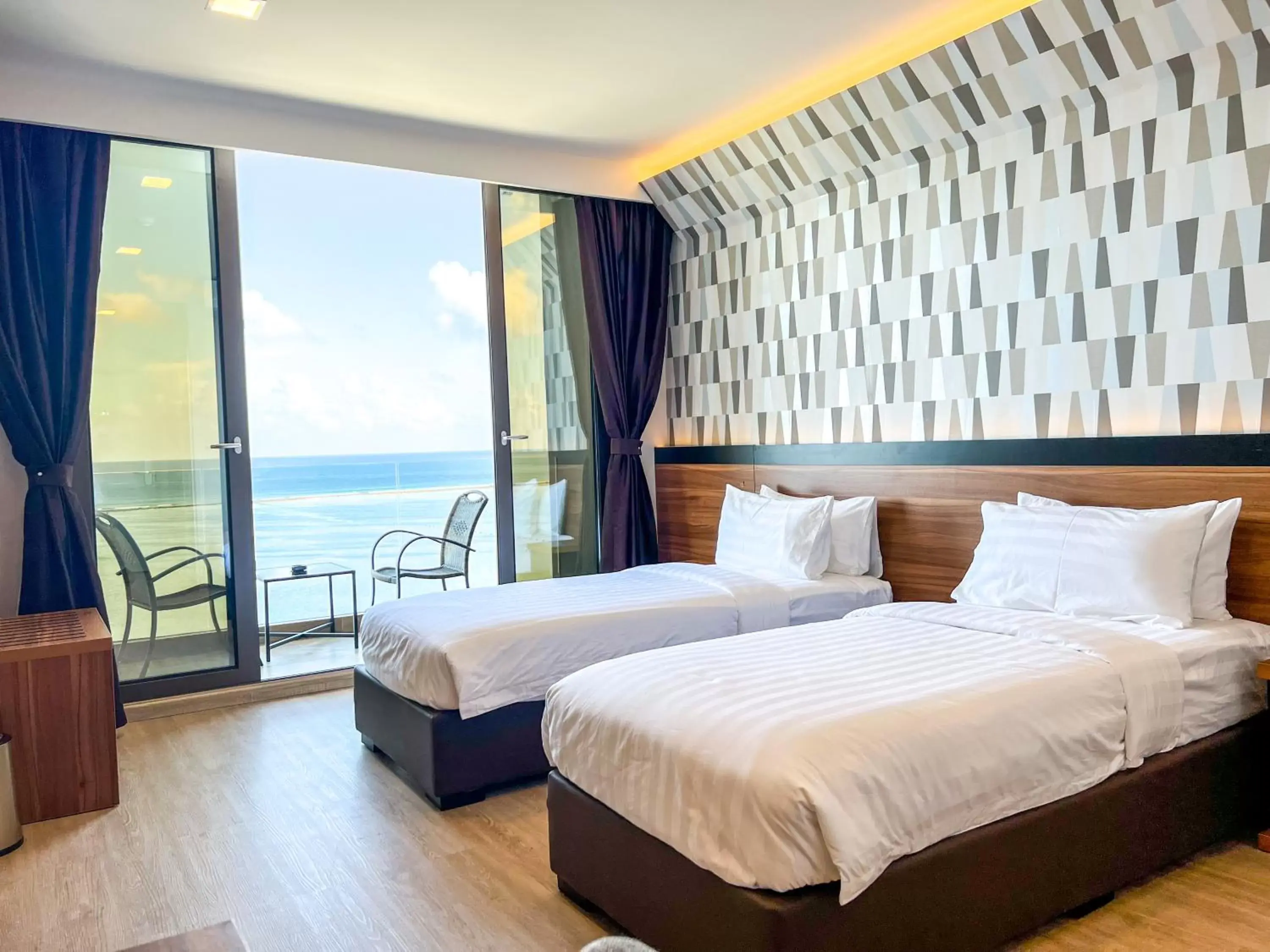 Sea view, Bed in Triton Prestige Seaview and Spa
