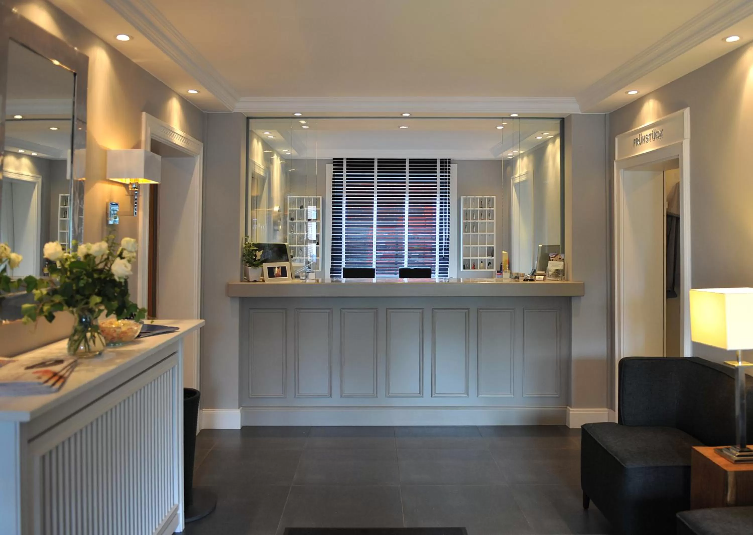 Lobby or reception in Hotel und Landhaus 'Kastanie'