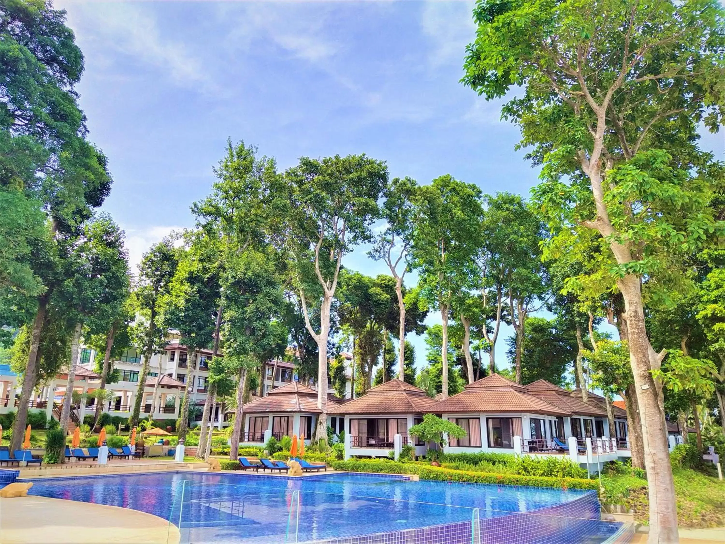 Pool view, Swimming Pool in Chang Buri Resort & Spa