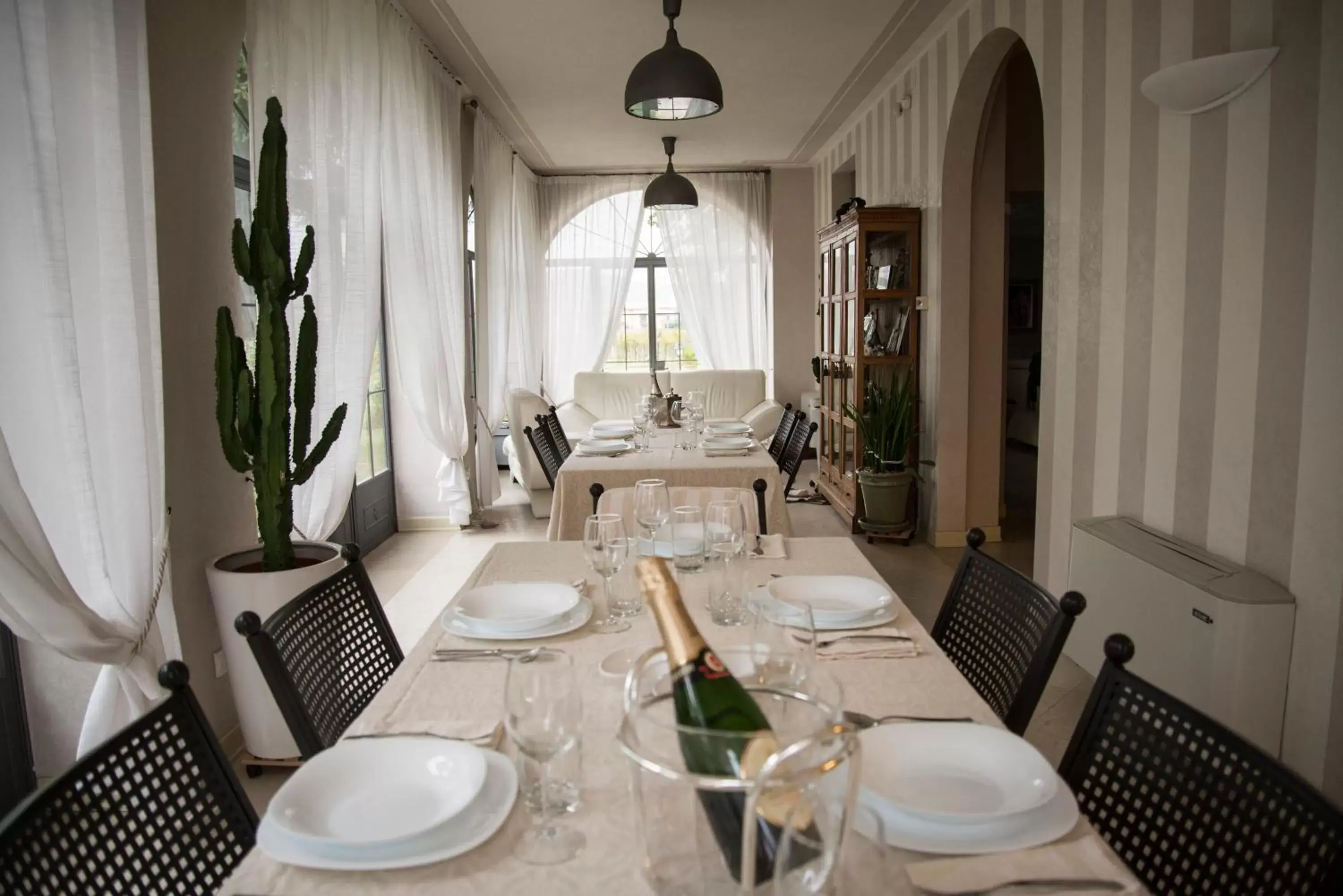 Property building, Restaurant/Places to Eat in Villa Franca in Franciacorta