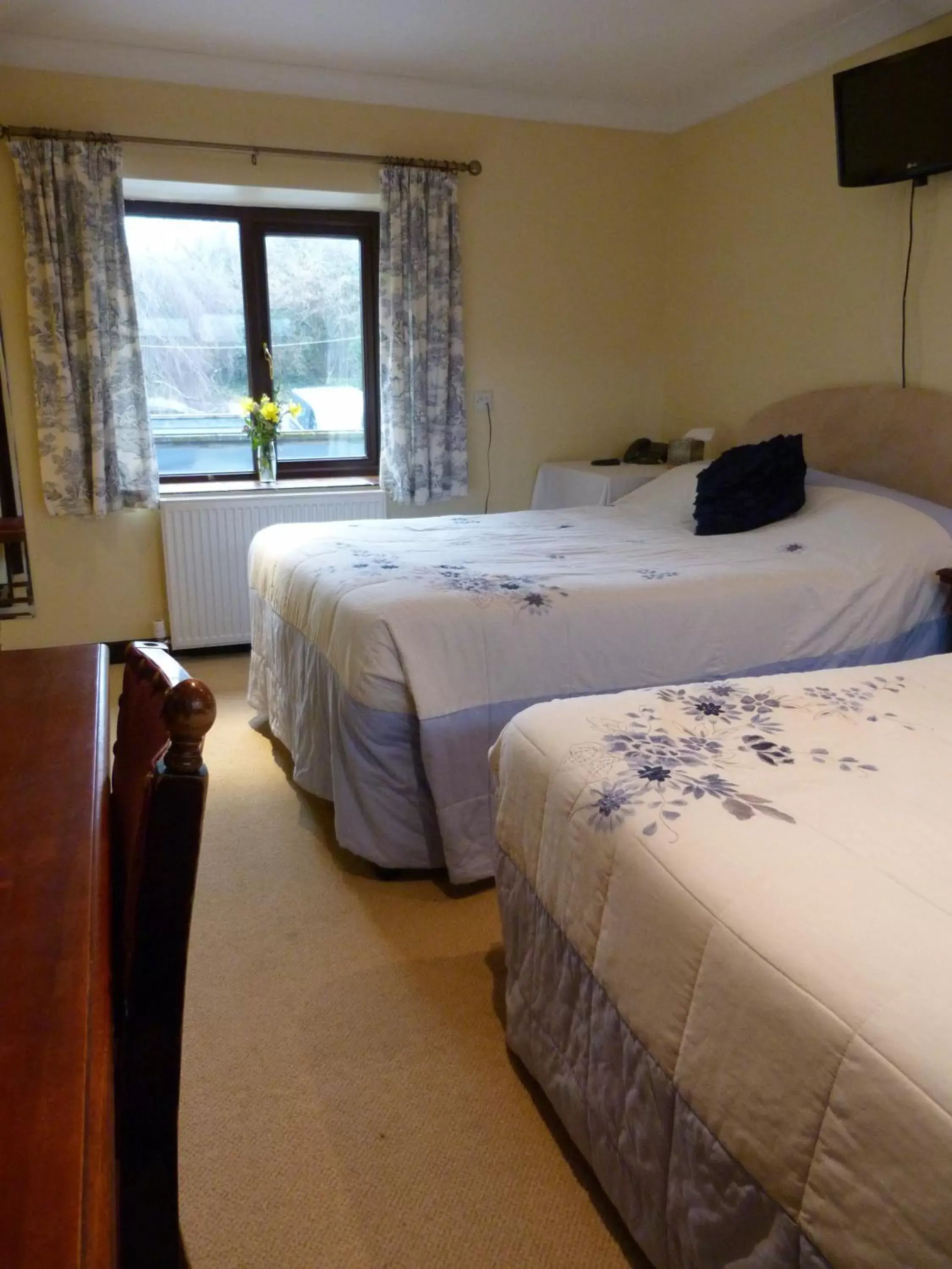 Bed in Cameley Lodge - Self Catering