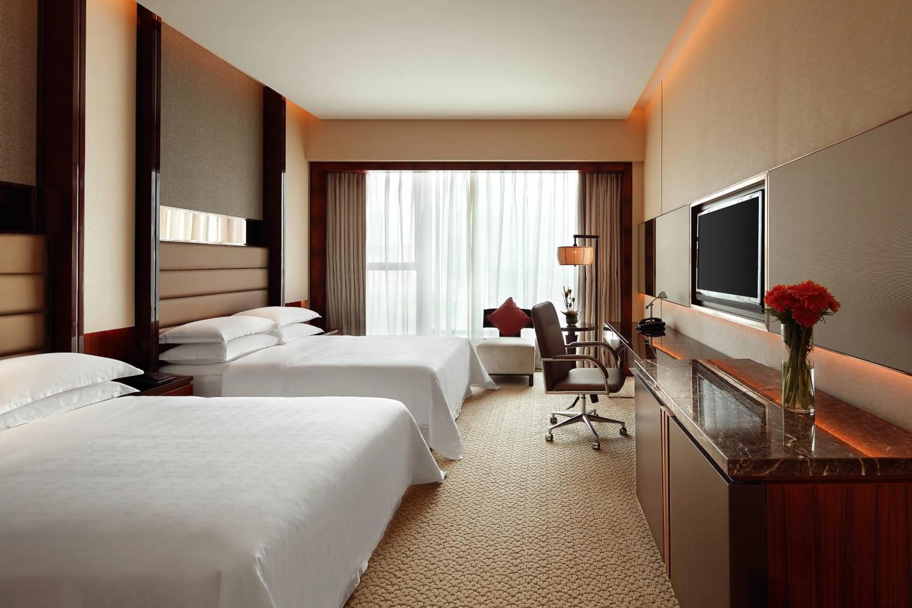 Photo of the whole room, Bed in Sheraton Hefei Xinzhan Hotel