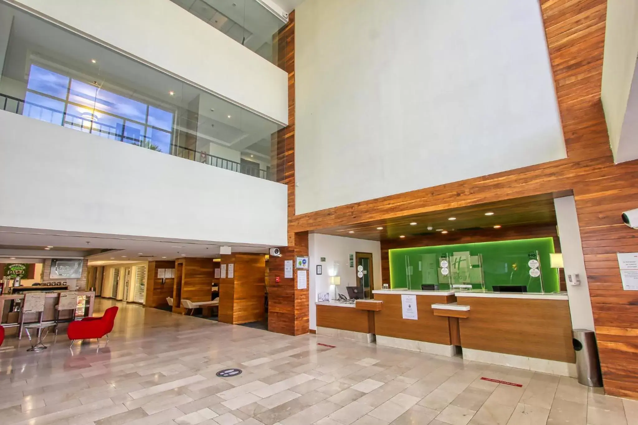 Property building, Lobby/Reception in Holiday Inn Leon, an IHG Hotel