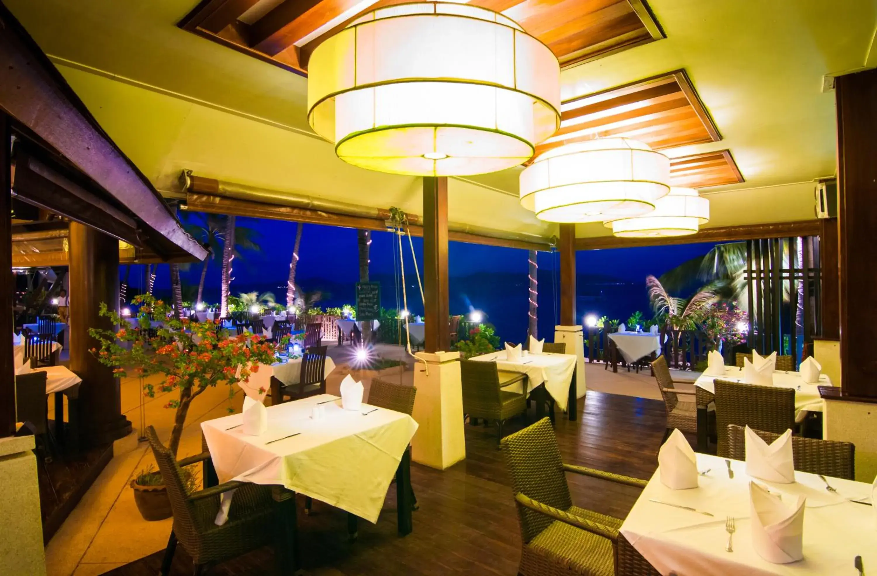 Restaurant/Places to Eat in Coco Palm Beach Resort - SHA Extra Plus