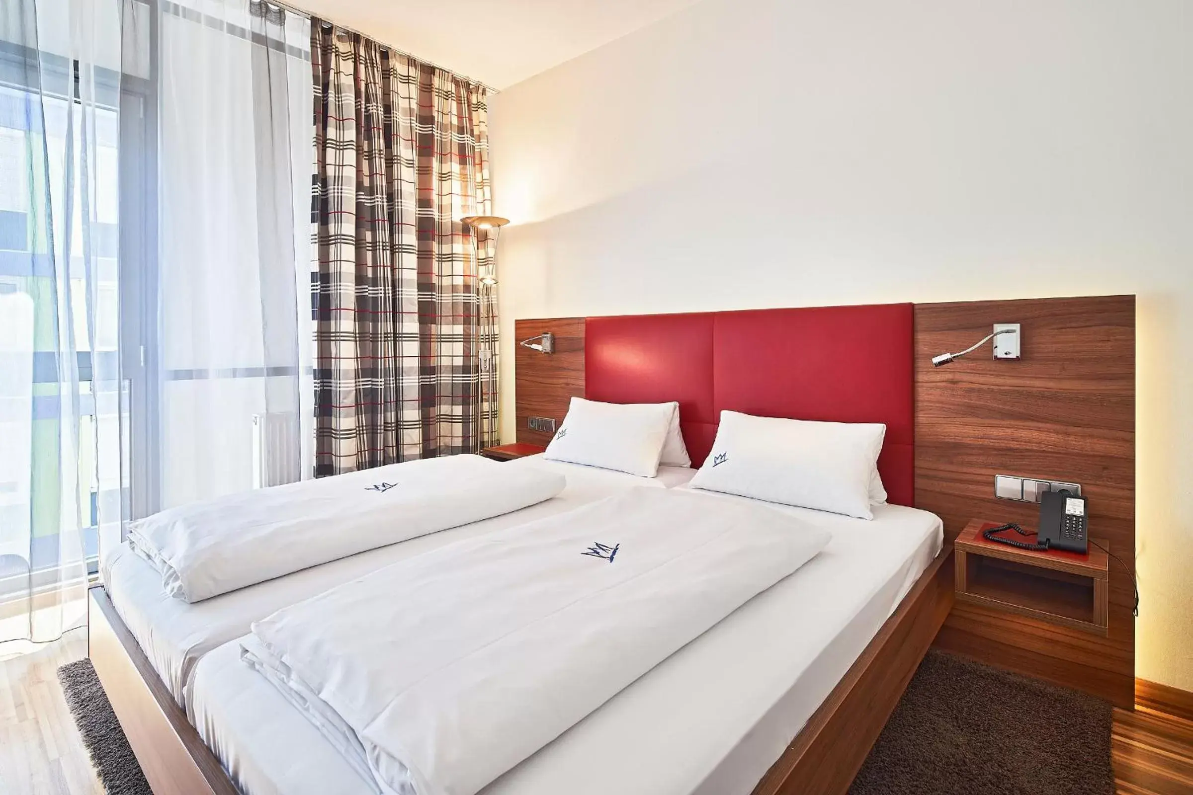 Budget Double Room in Hotel City Krone