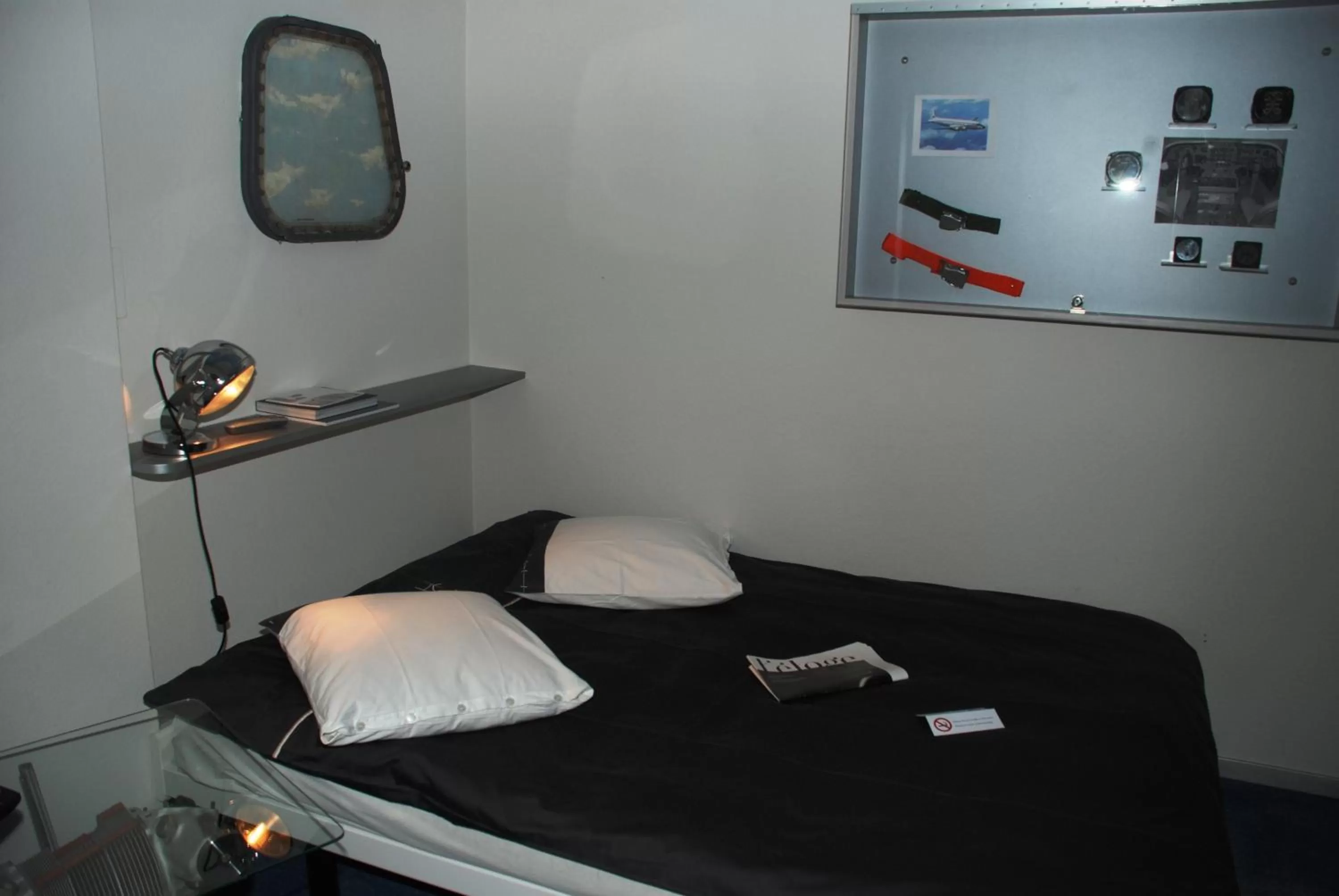 Bed in Hostellerie de Genève