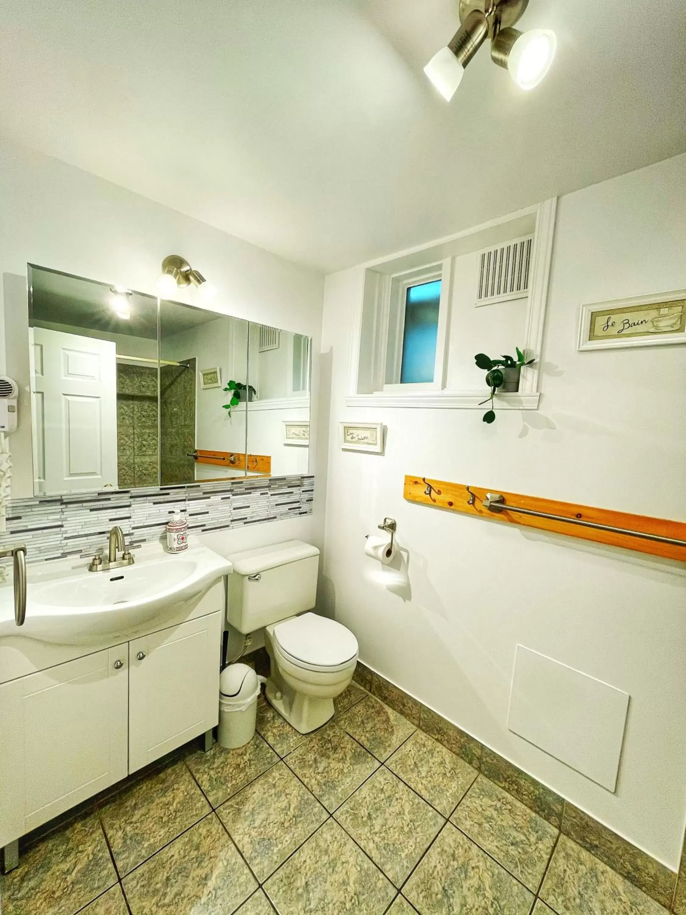 Bathroom in Auberge Le Lupin B&B-Self Check-in