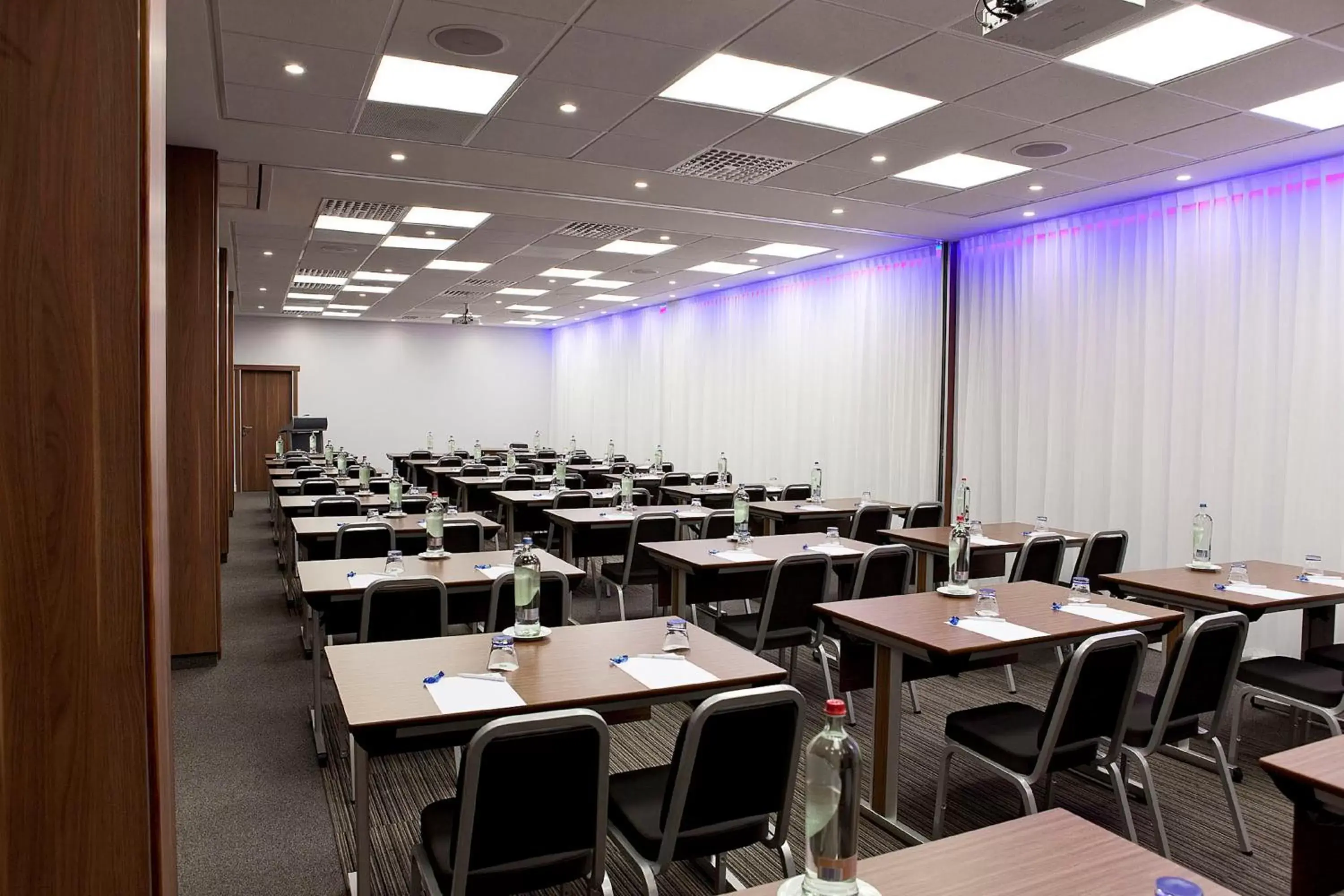 Meeting/conference room in Holiday Inn Gent Expo, an IHG Hotel