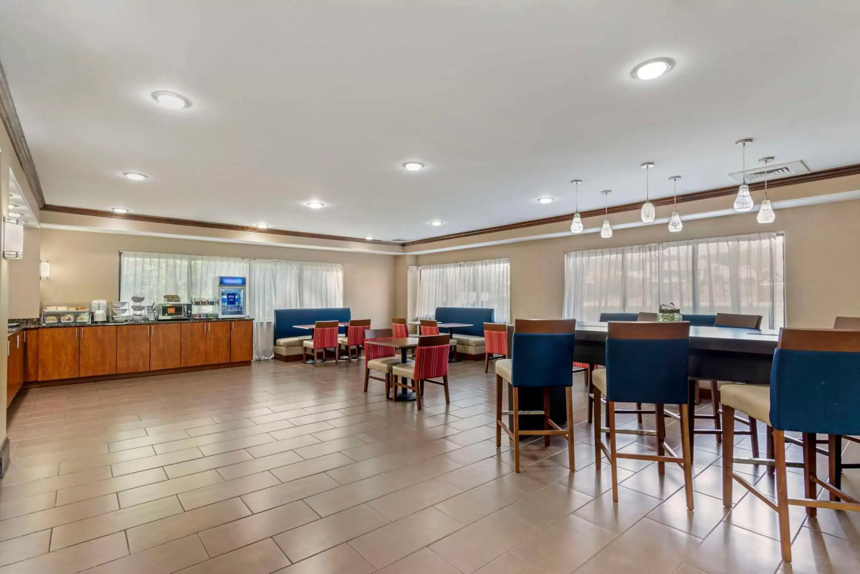 Breakfast in Comfort Suites At Kennesaw State University Breakfast in Comfort Suites At Kennesaw State University