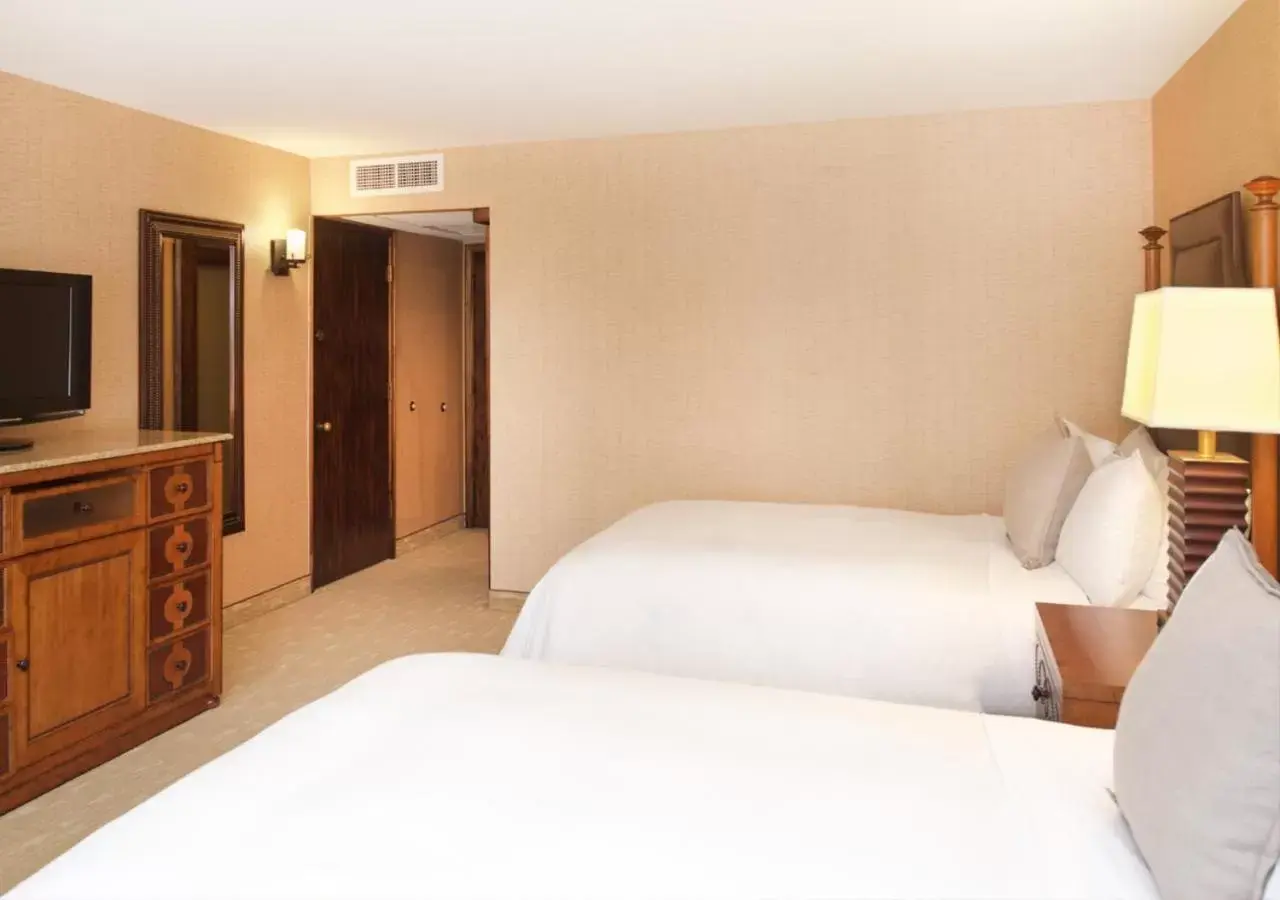 Bed in Lake Arrowhead Resort & Spa Bed in Lake Arrowhead Resort & Spa
