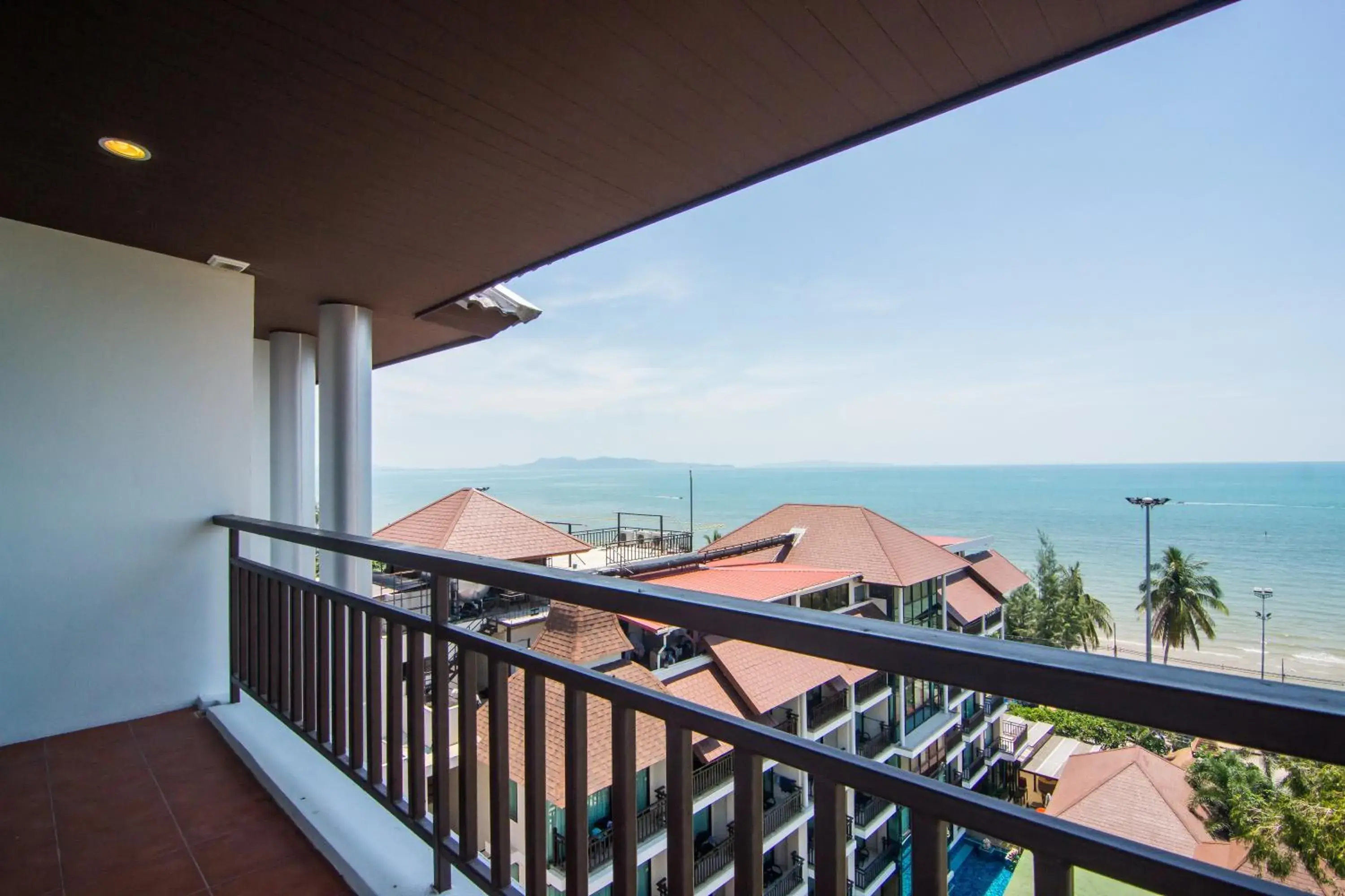 Sea view, Balcony/Terrace in Royal Heritage Pavilion Jomtien Hotel