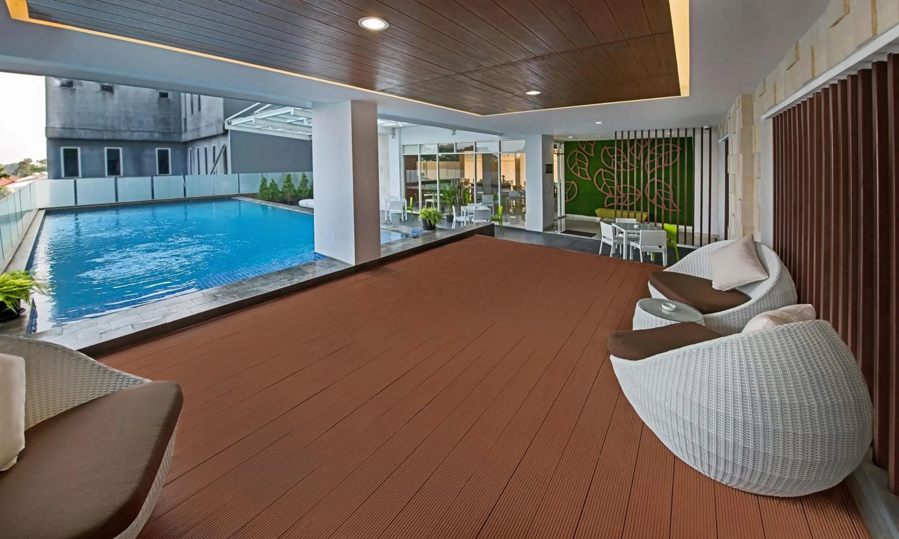 Swimming pool in Whiz Prime Hotel Pajajaran Bogor Swimming pool in Whiz Prime Hotel Pajajaran Bogor