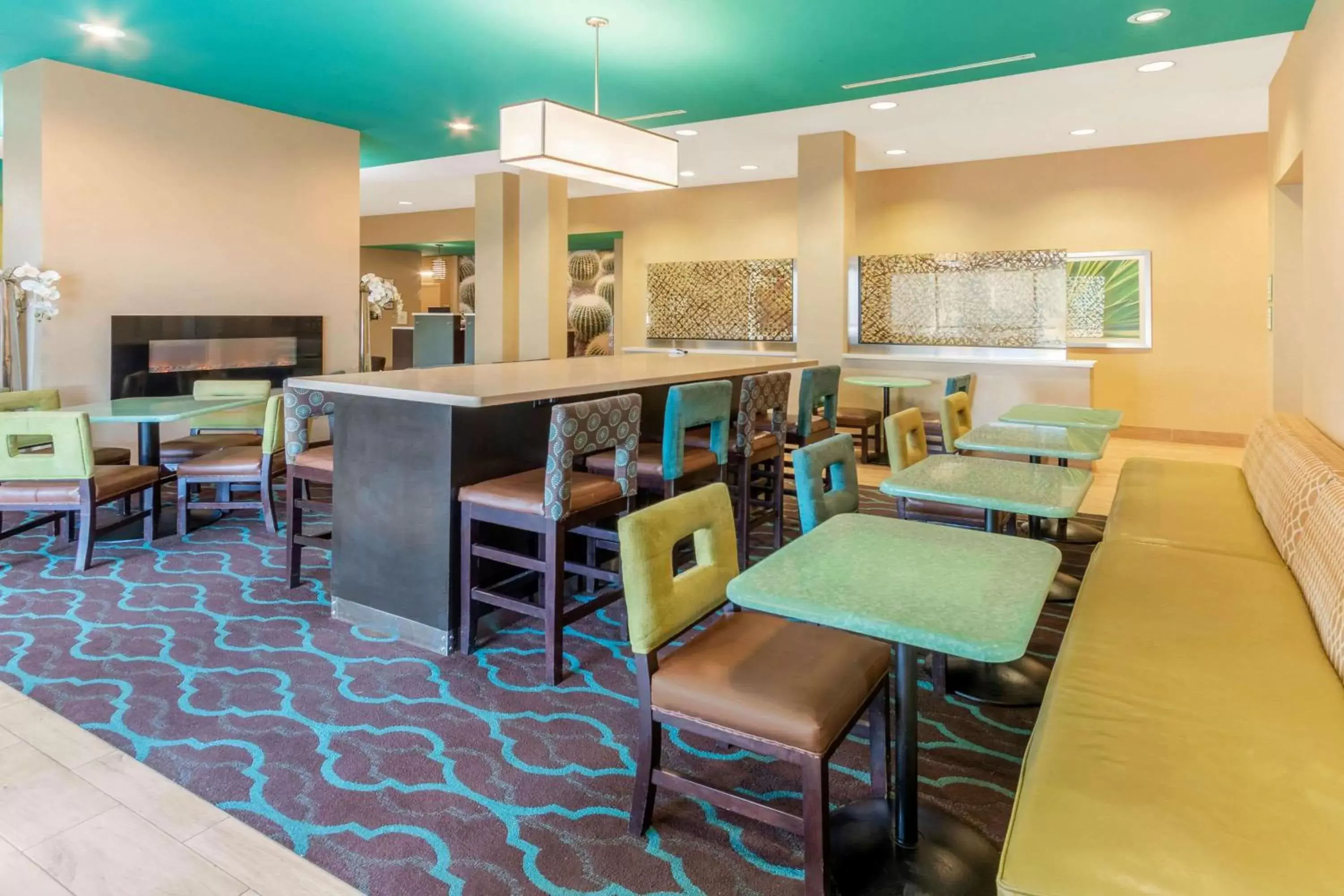 Restaurant/Places to Eat in La Quinta by Wyndham Carlsbad
