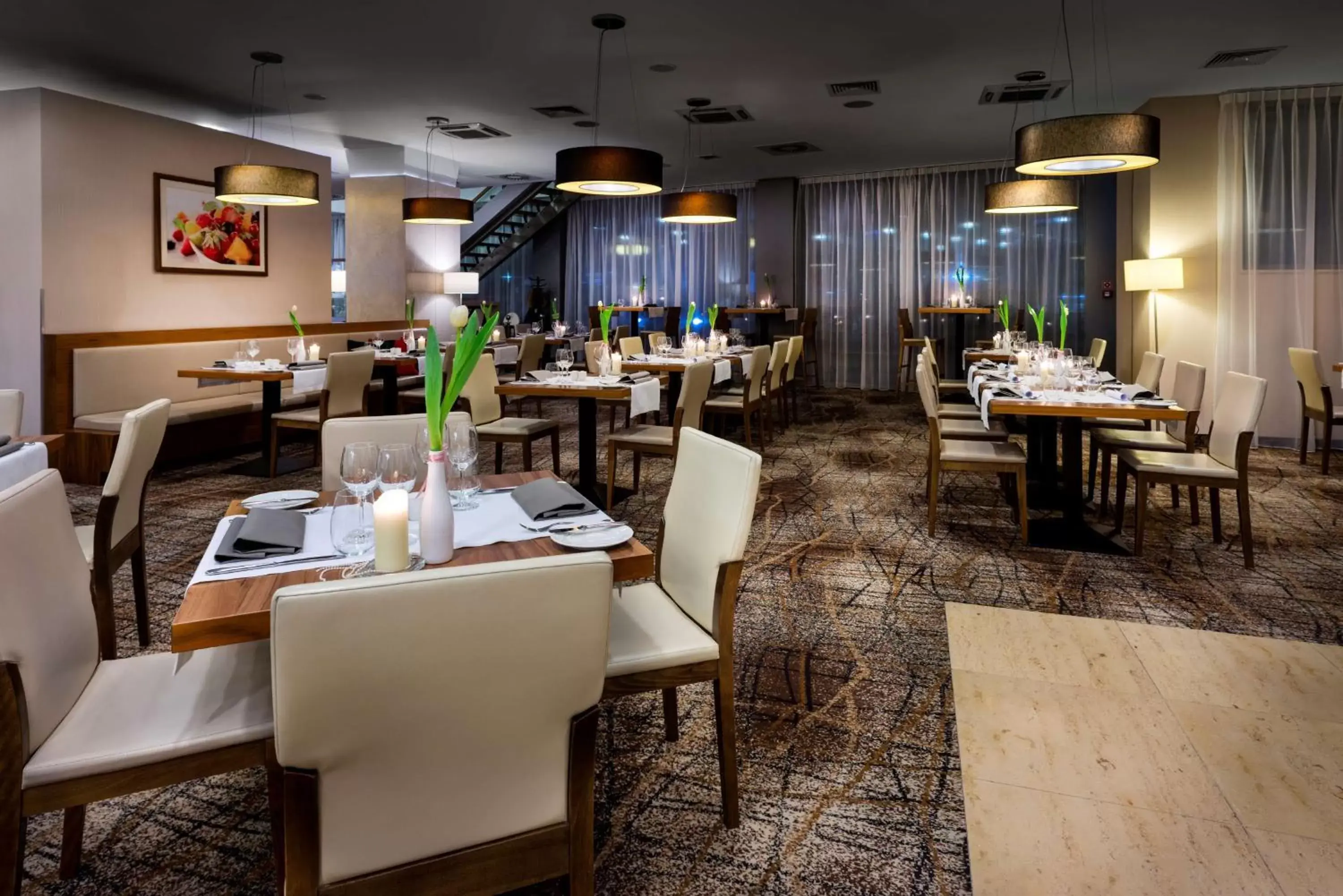 Dining area, Restaurant/Places to Eat in Hilton Garden Inn Krakow