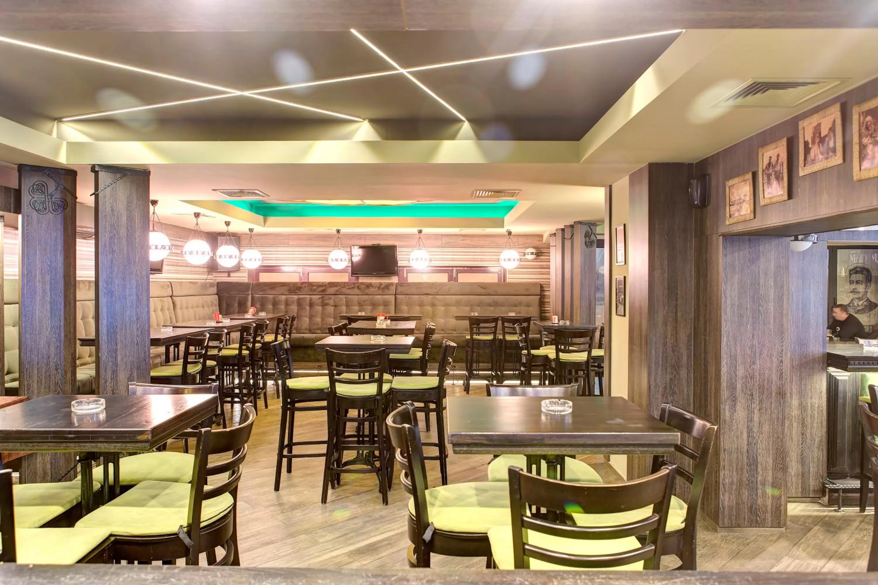 Restaurant/places to eat in Hotel Le Pont