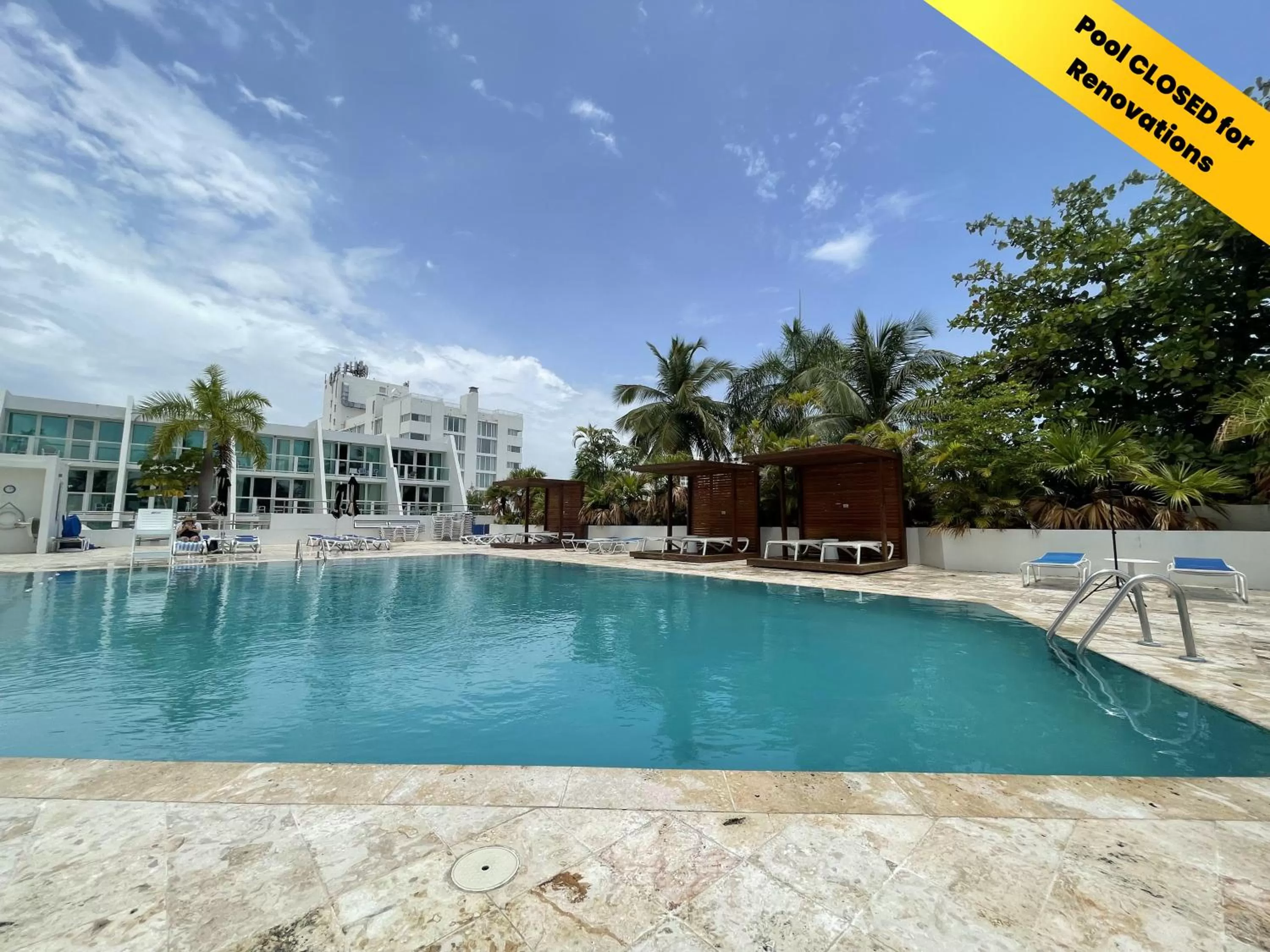 Swimming pool in 2BR Condo at Isla Verde Beach
