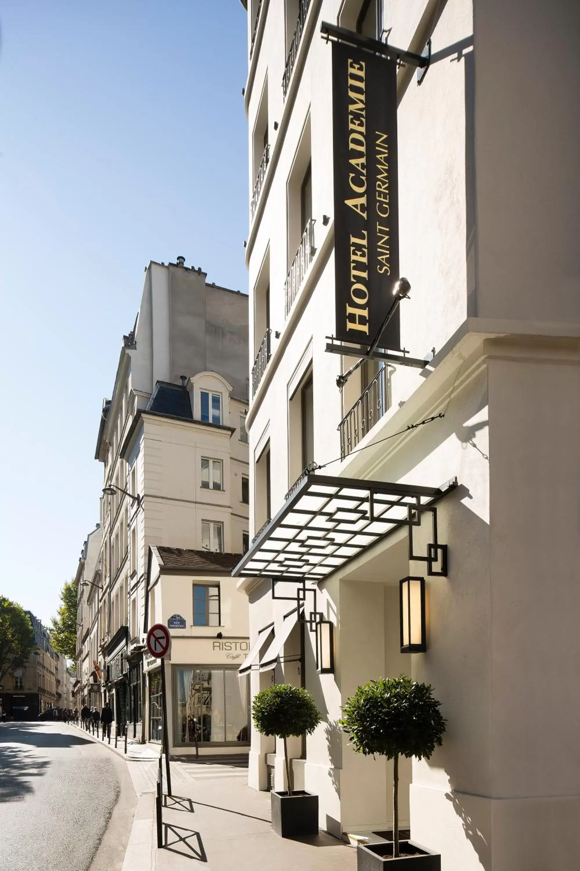 Facade/entrance, Property Building in Académie Hôtel Saint Germain