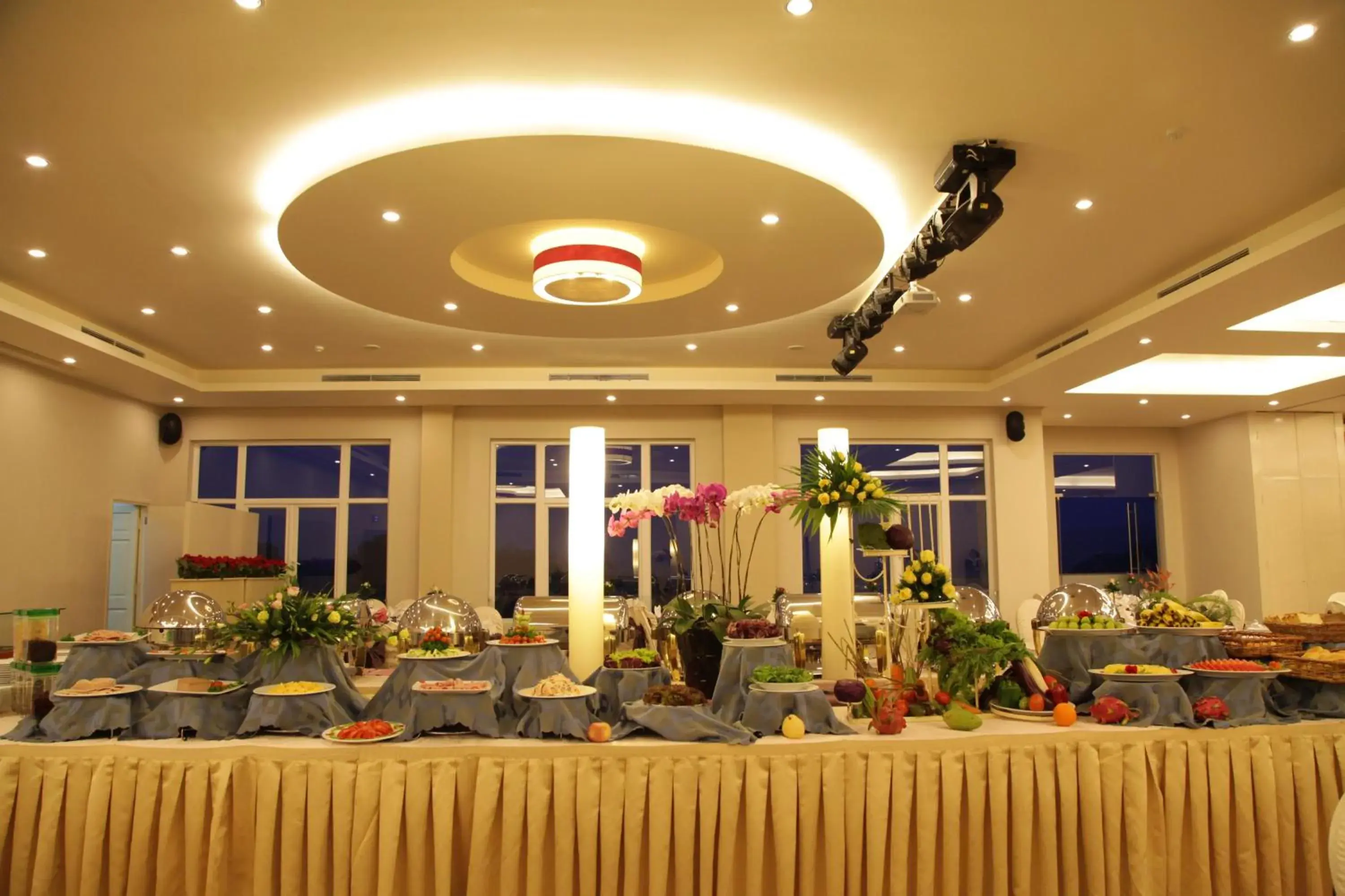 Buffet breakfast, Restaurant/Places to Eat in TTC Hotel - Ngoc Lan