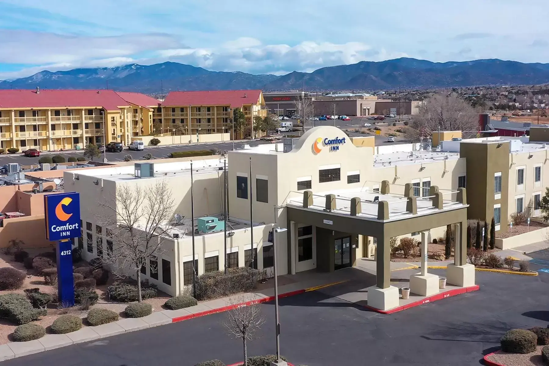 Street view in Comfort Inn Santa Fe