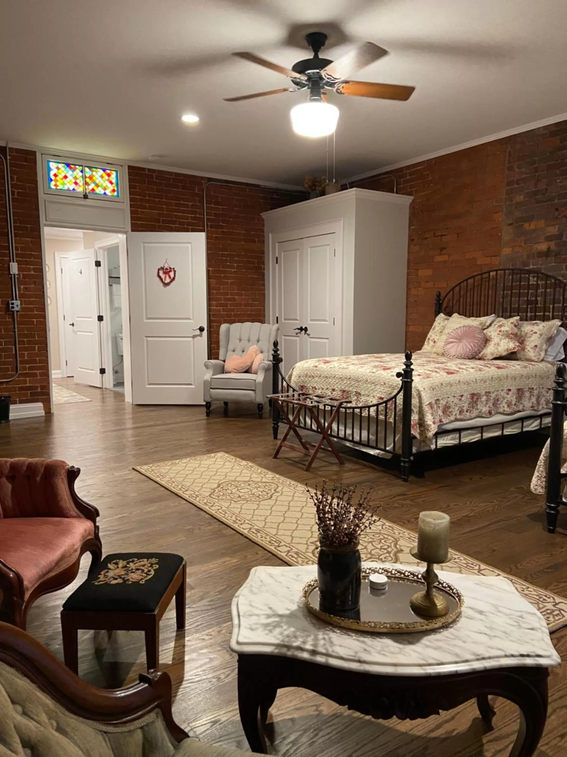 Belle Louise Historic Bed & Breakfast