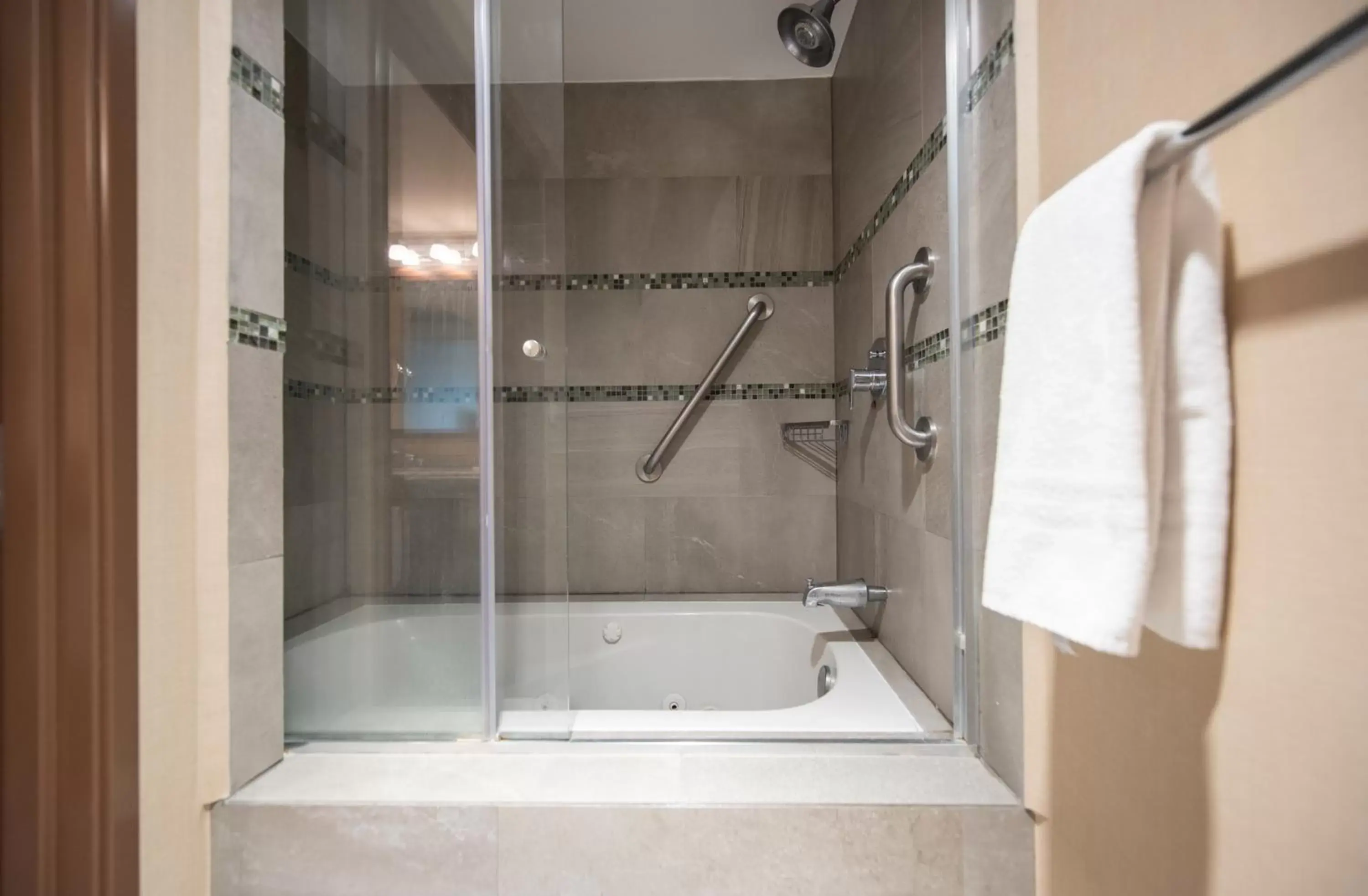 Standard King Room - Top Floor in Holiday Inn Express and Suites Celaya by IHG Standard King Room - Top Floor in Holiday Inn Express and Suites Celaya by IHG