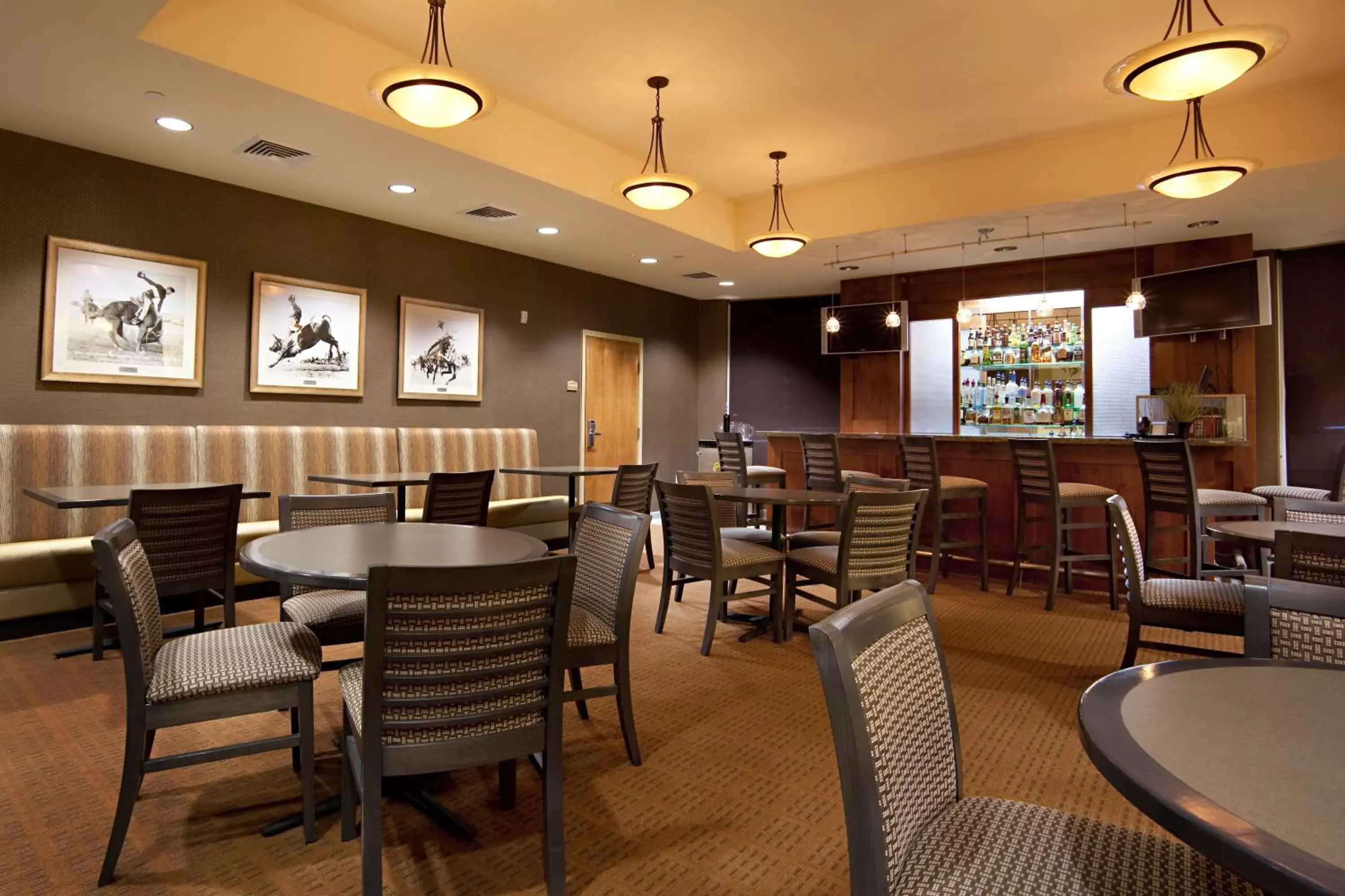 Lounge or bar in Holiday Inn Laramie by IHG Lounge or bar in Holiday Inn Laramie by IHG