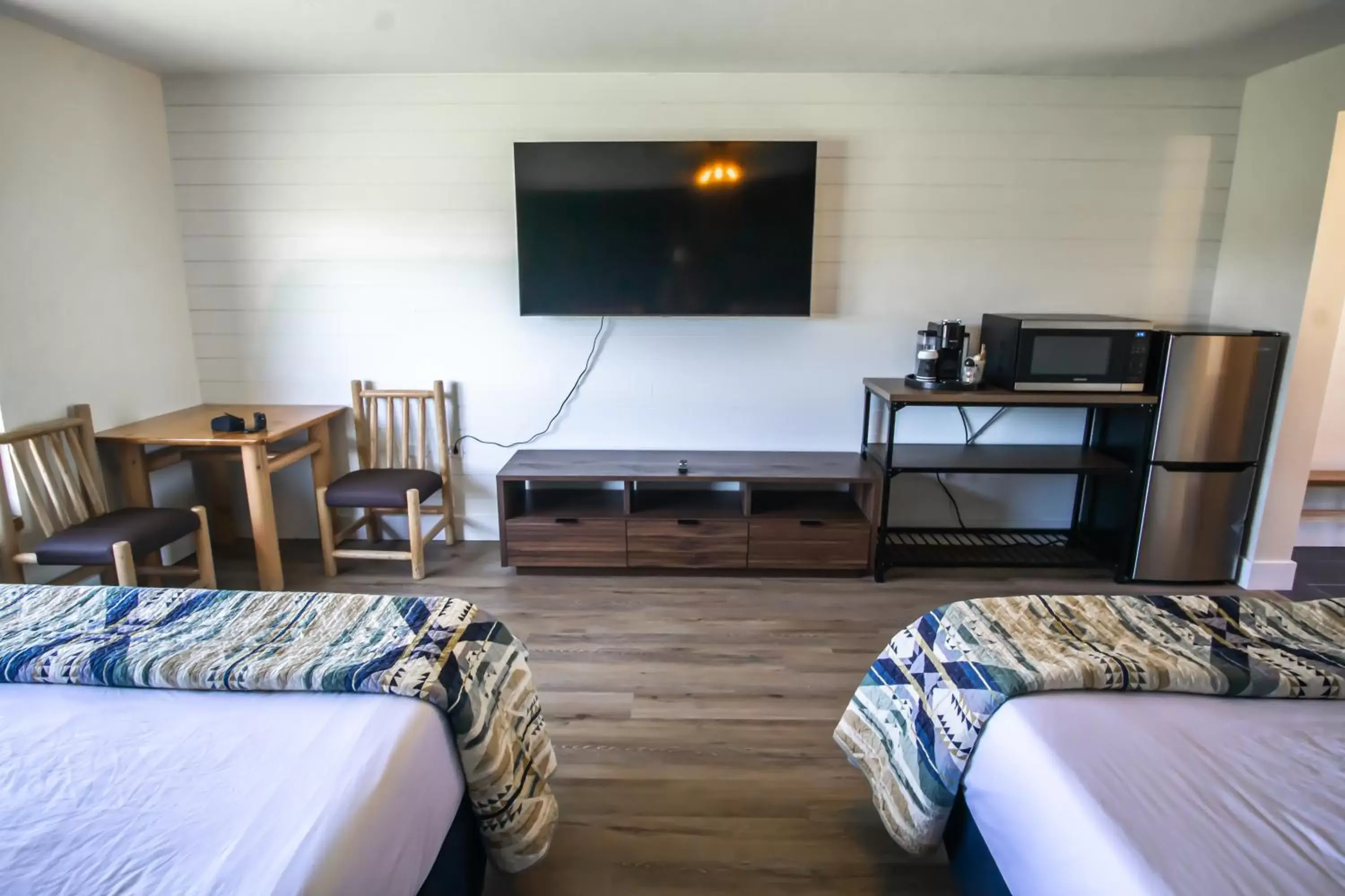Bed, TV/Entertainment Center in Teton Peaks Resort