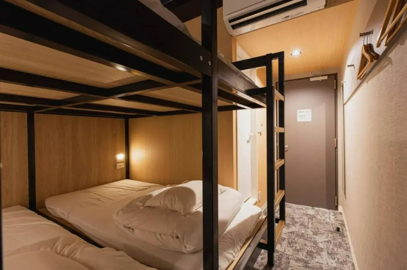 Photo of the whole room, Bunk Bed in Mash Cafe & Bed NAGANO