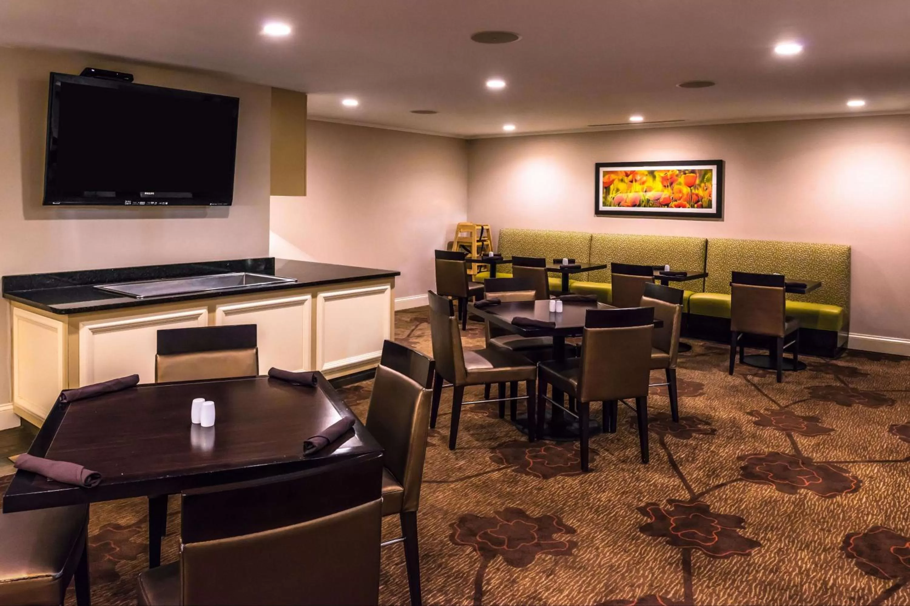 Restaurant/places to eat in Hilton Garden Inn Detroit Southfield