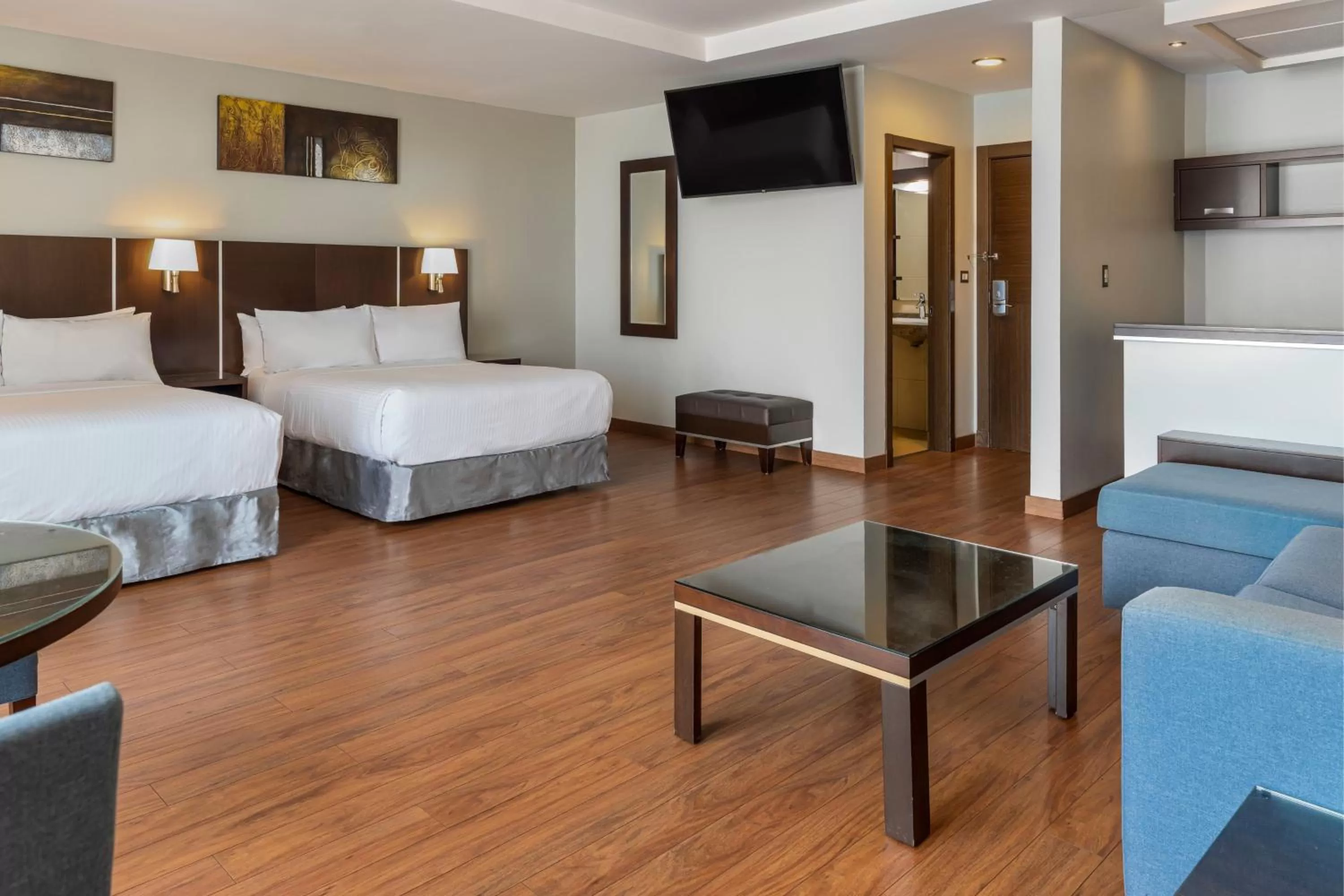 Photo of the whole room, Bed in Marriott Executive Apartments Panama City, Finisterre