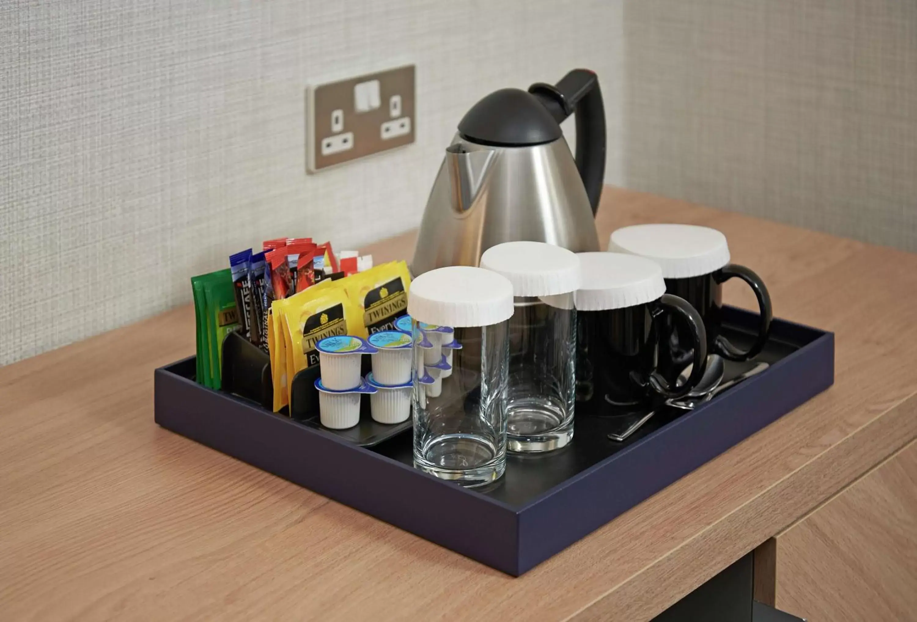 Bedroom, Coffee/Tea Facilities in Hilton London Croydon
