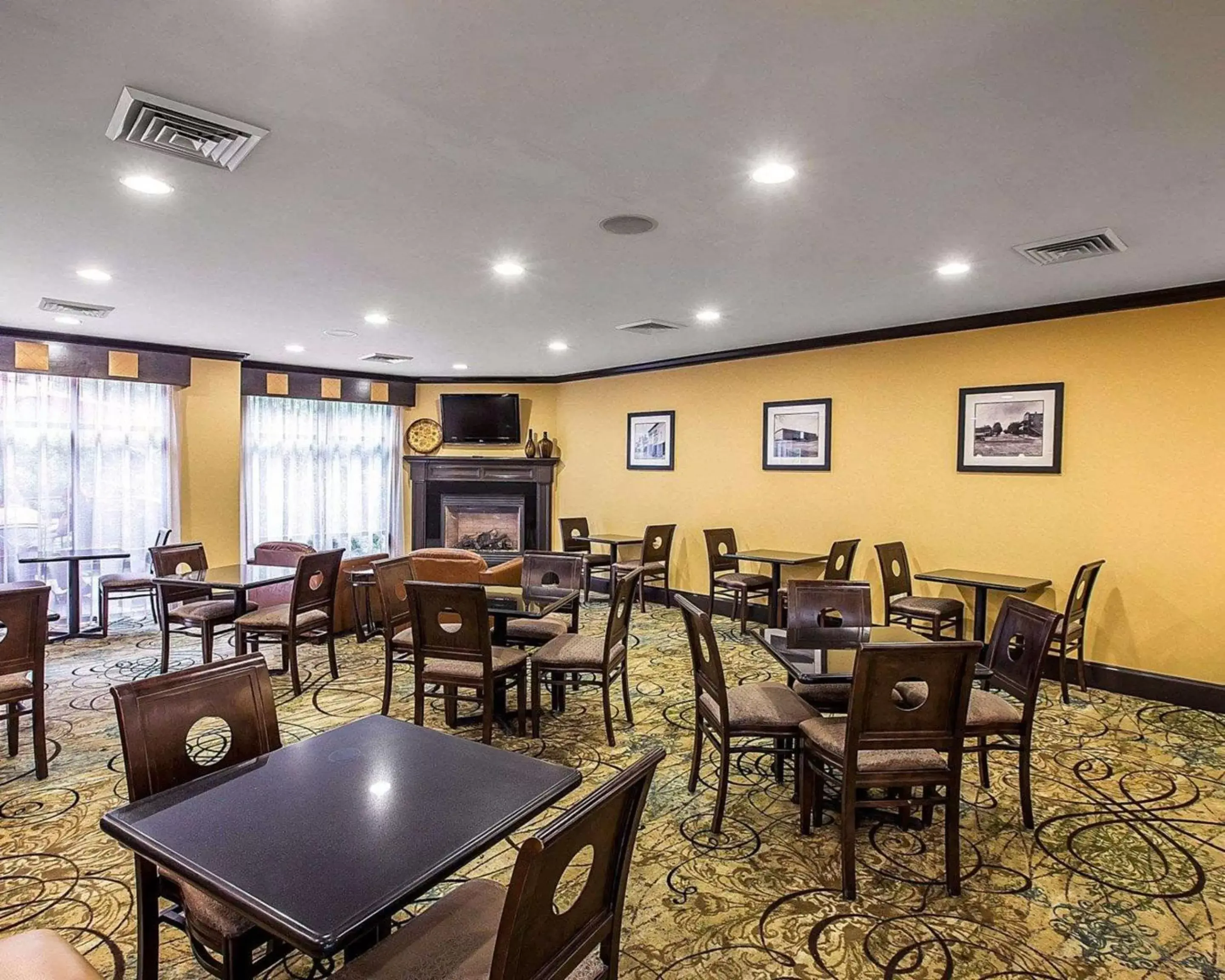 Restaurant/Places to Eat in Comfort Suites Simpsonville