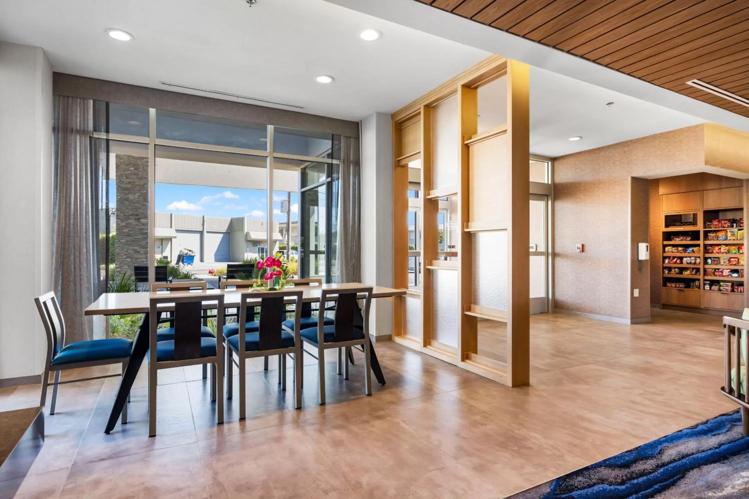 Lobby or reception, Dining Area in Fairfield by Marriott Inn & Suites San Francisco Airport Oyster Point Area