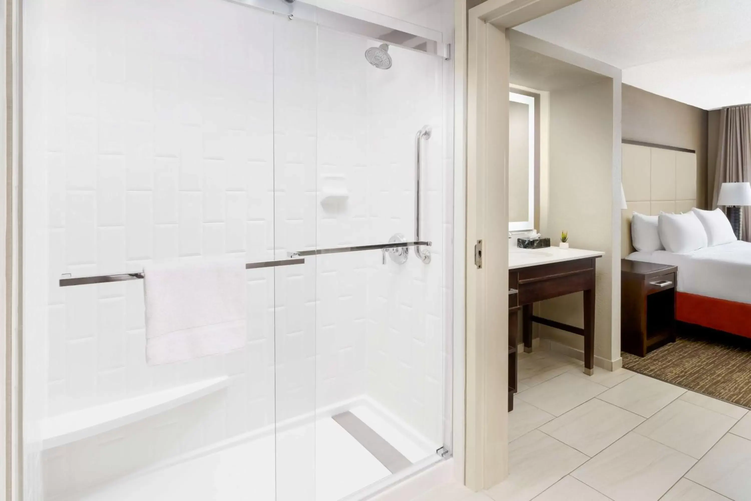 Bed, Bathroom in Homewood Suites by Hilton Phoenix-Chandler