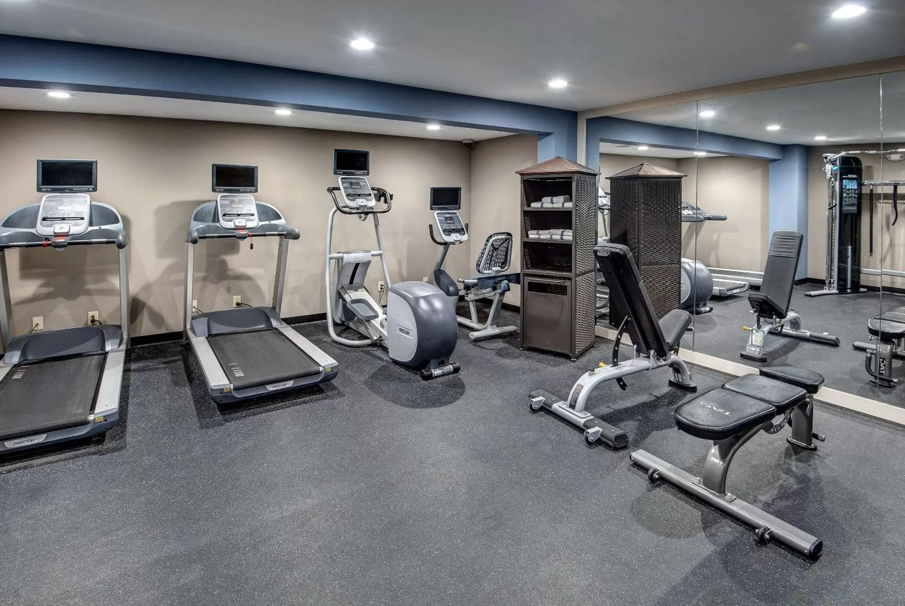 Fitness centre/facilities, Fitness Center/Facilities in Days Hotel by Wyndham Toms River Jersey Shore