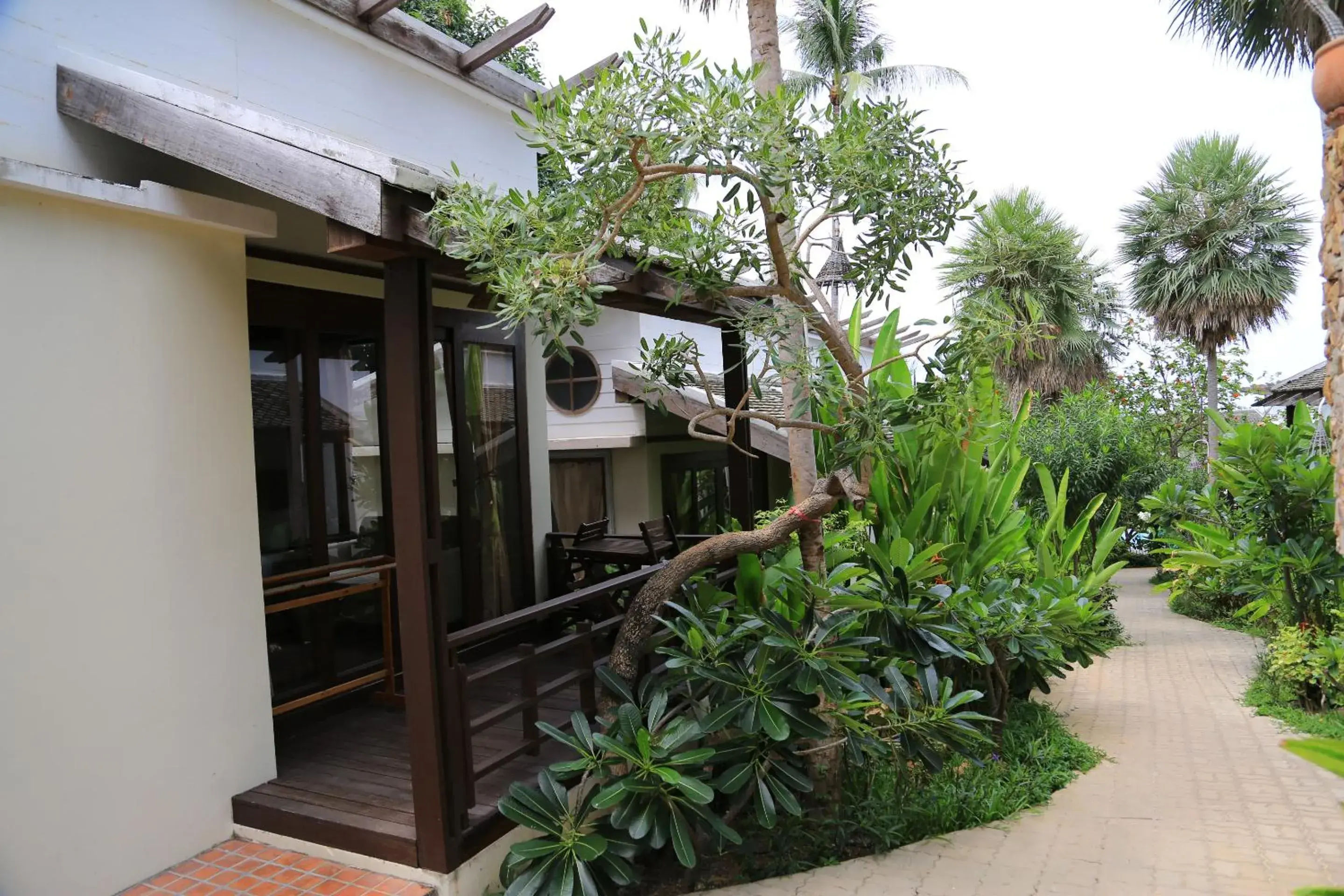 Facade/Entrance in Sasitara Residence